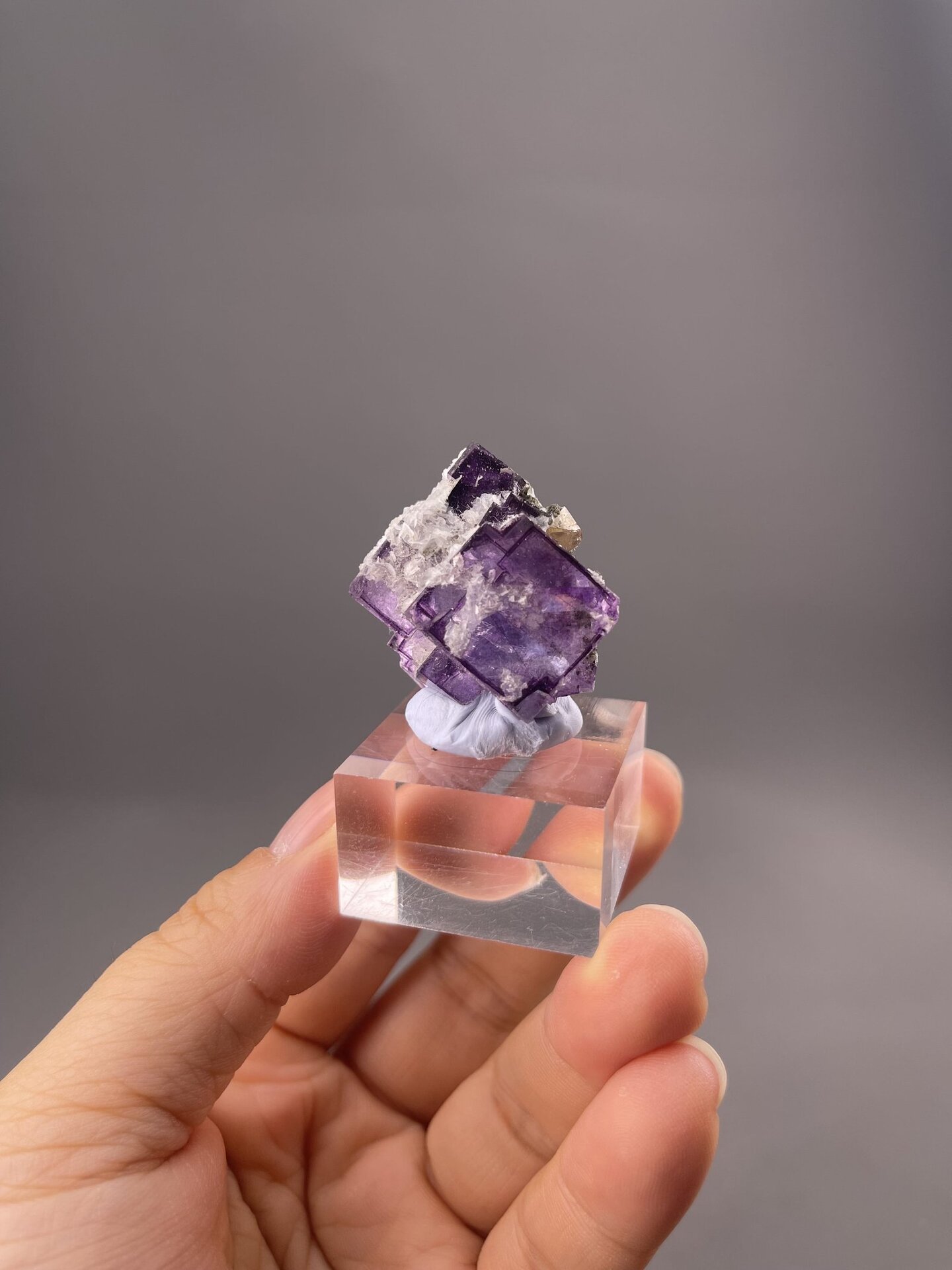 Purple Fluorite Crystals - Captivating Form - Yaogangxian Mine, China - Collectible Gemstones