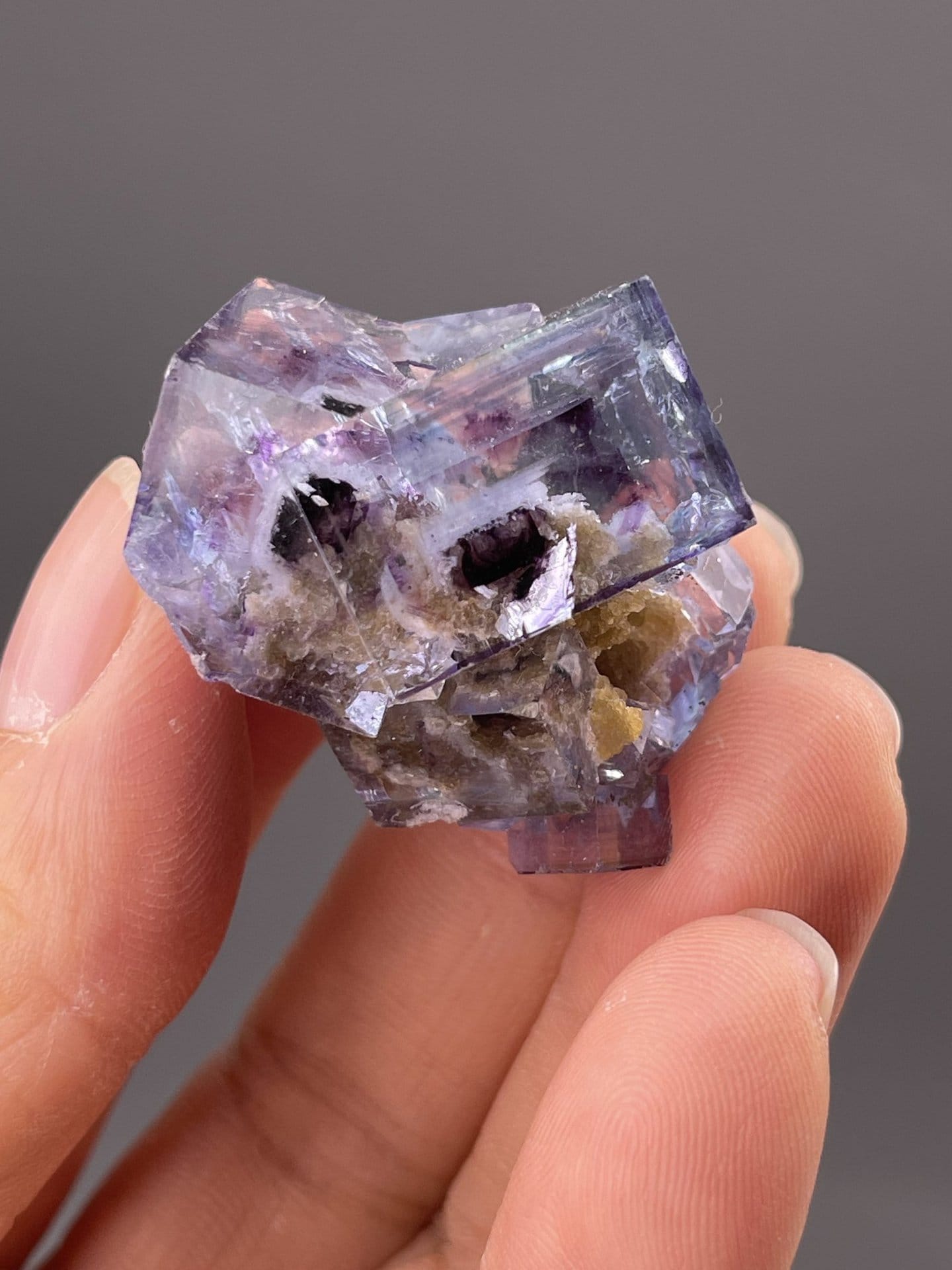 Side view of fluorite crystal showing internal phantom layers