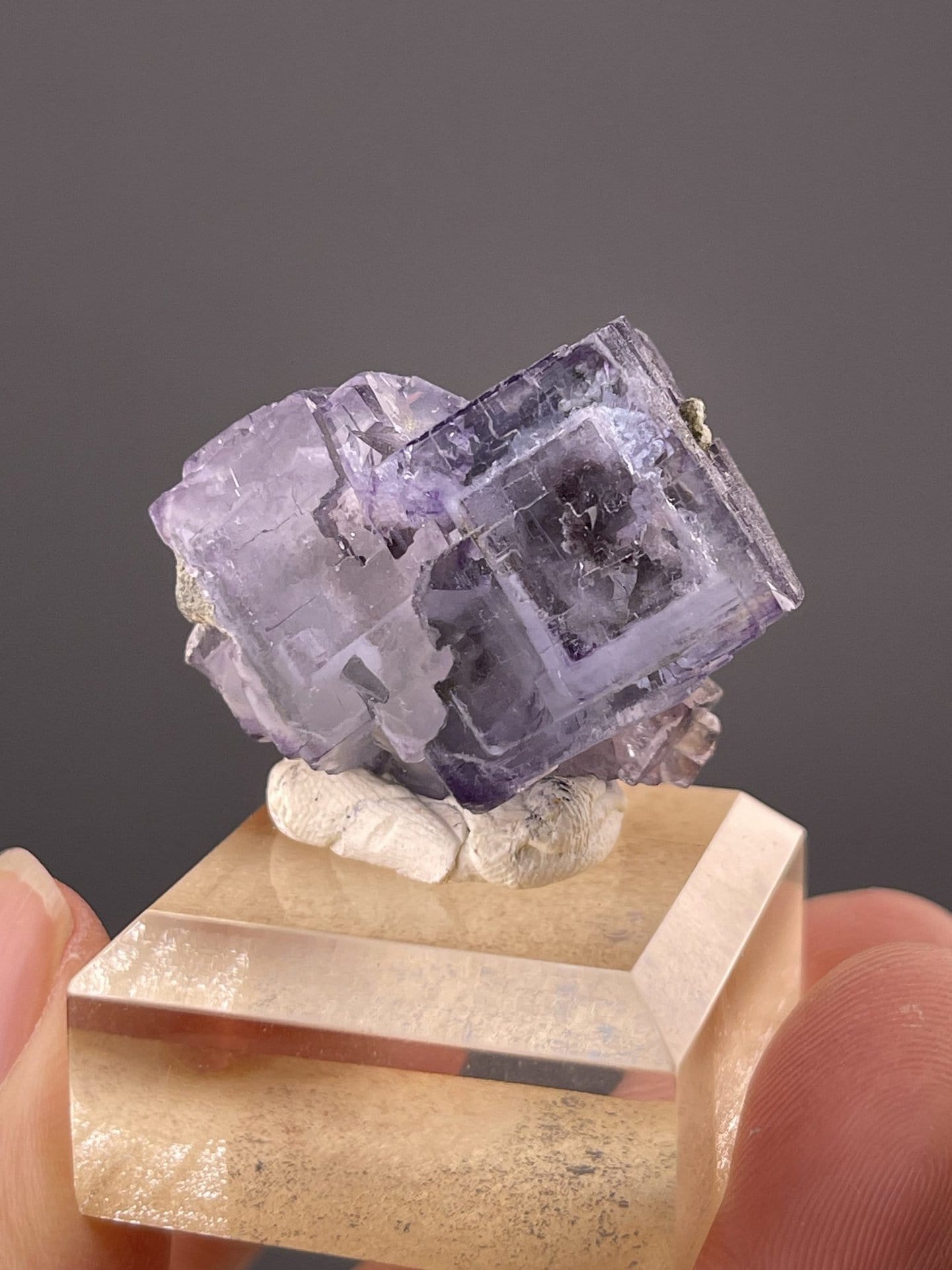 CaF₂ isometric fluorite with phantom zoning, Yaogangxian Mine