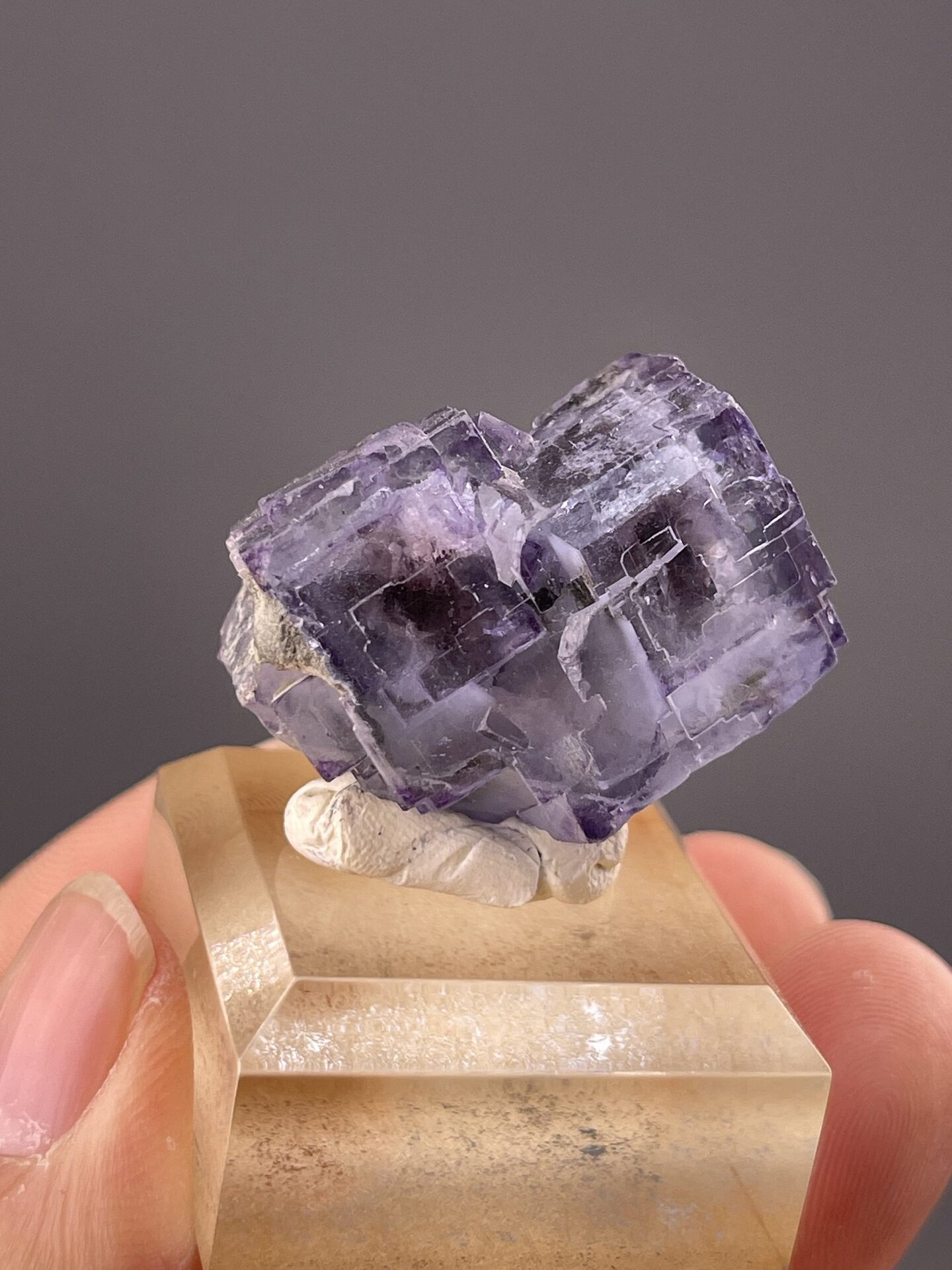Top view of twinned fluorite showing penetration twin contact