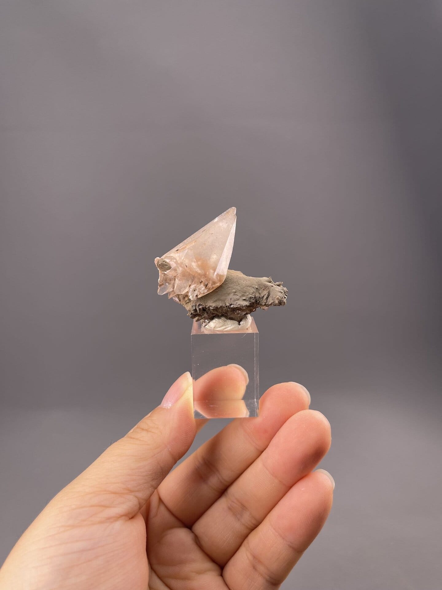 Red prismatic calcite from Daye Mine, Huangshi, Hubei, China