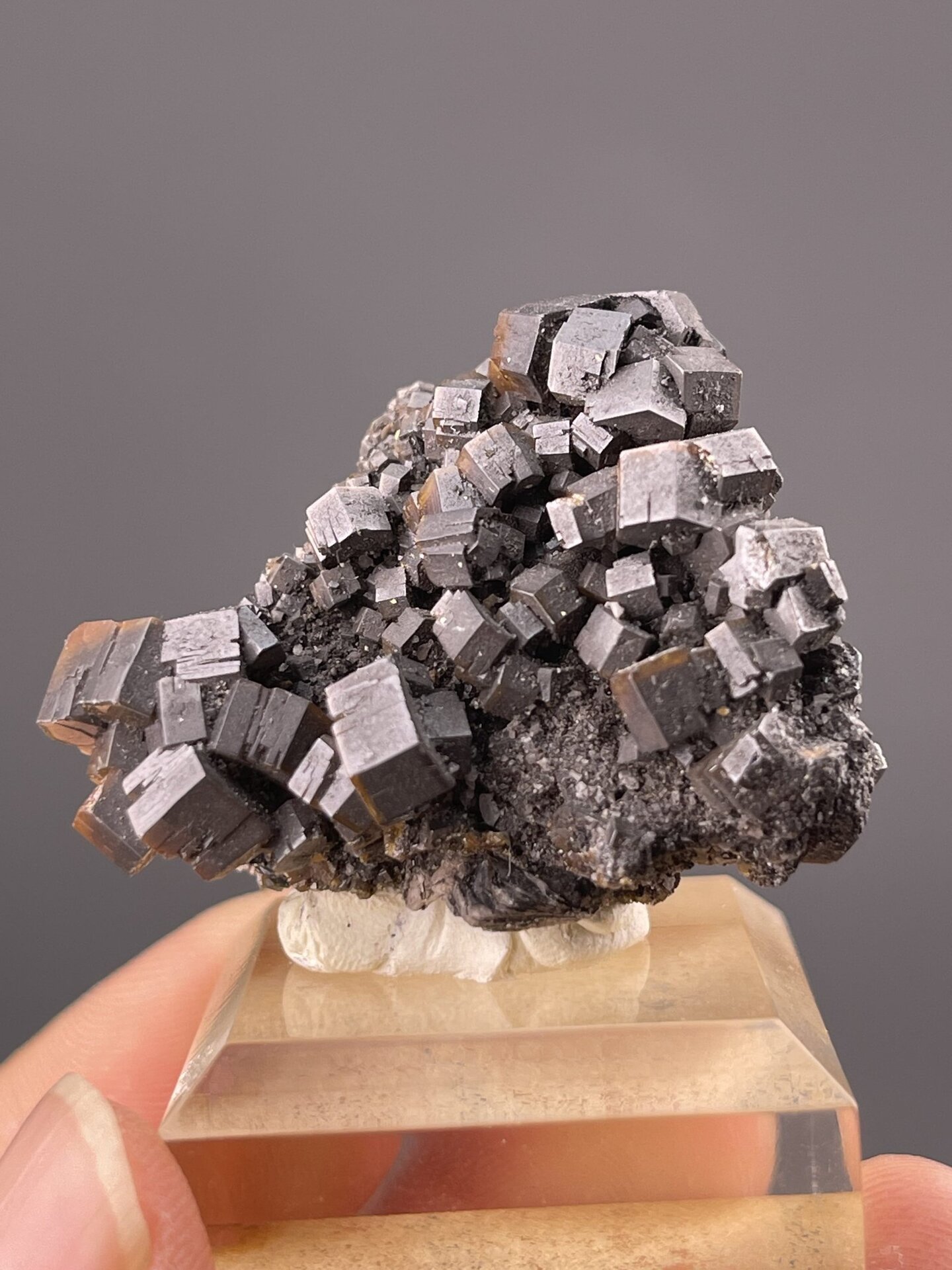 Front view of vanadinite cluster, 14×8×12 mm, Midelt Province