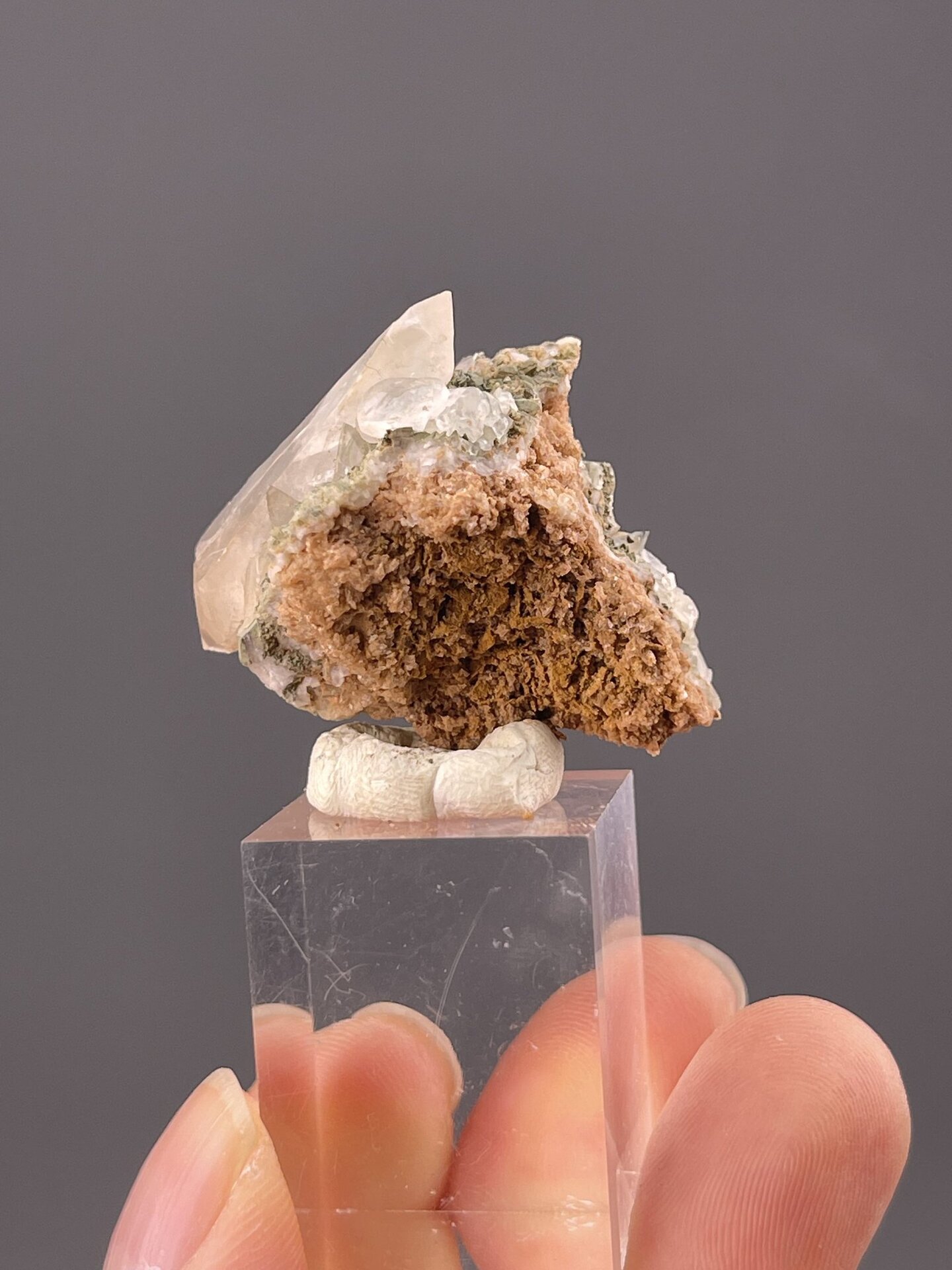 Sharp white scalenohedral calcite crystals, Daye Mine, 0.7 g