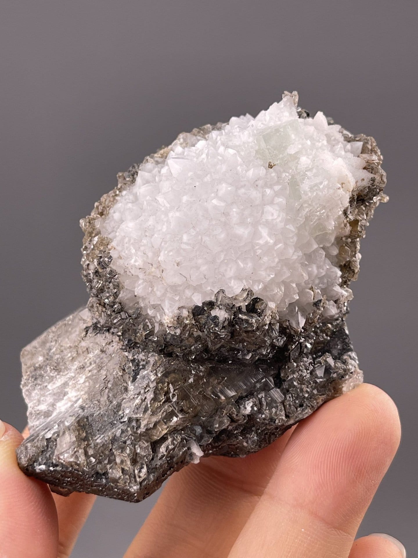 White calcite showing sparkling druzy coating, Fujian, 4.1 g