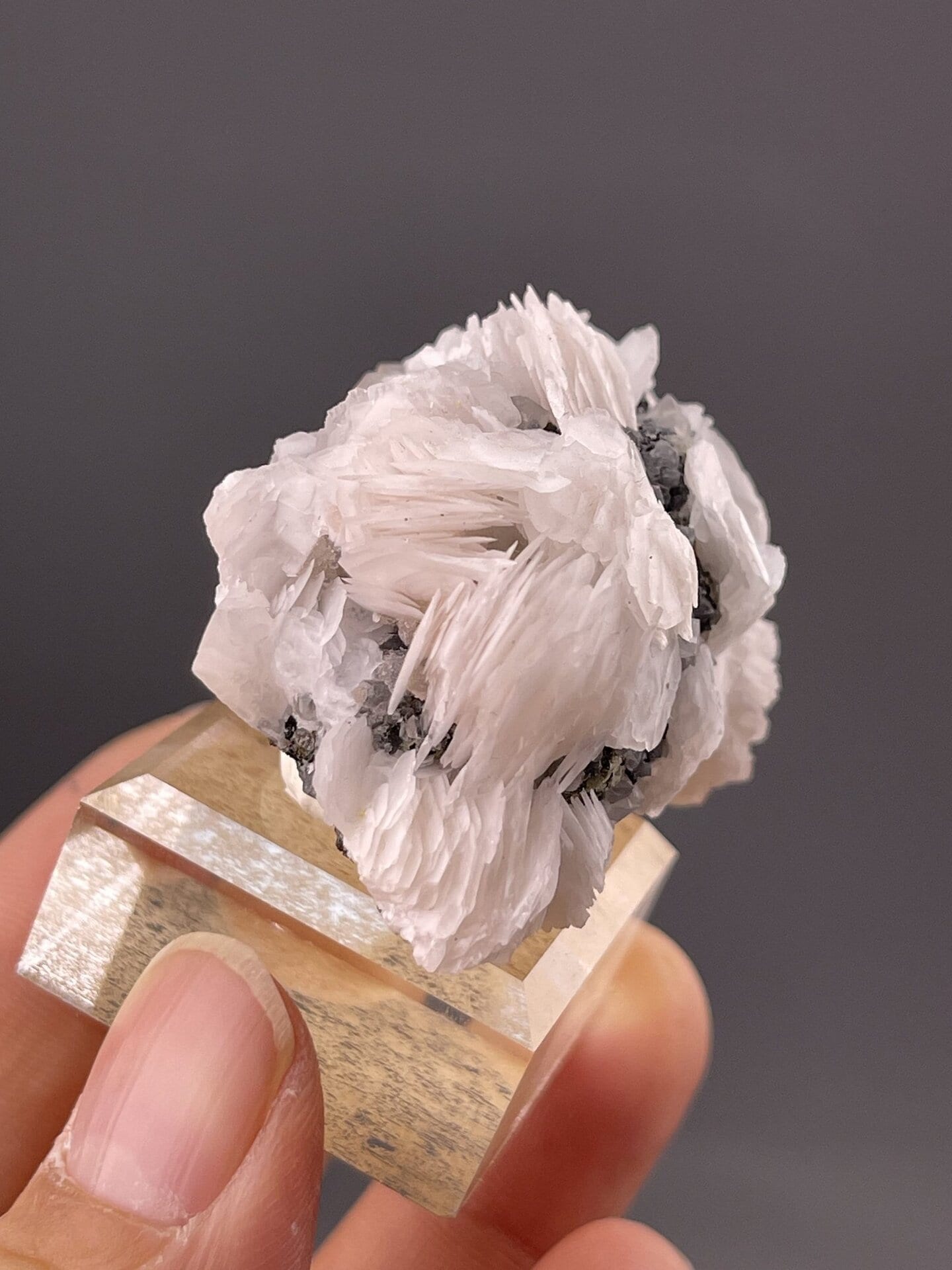 Side view of Yaogangxian calcite showing stacked crystal layers