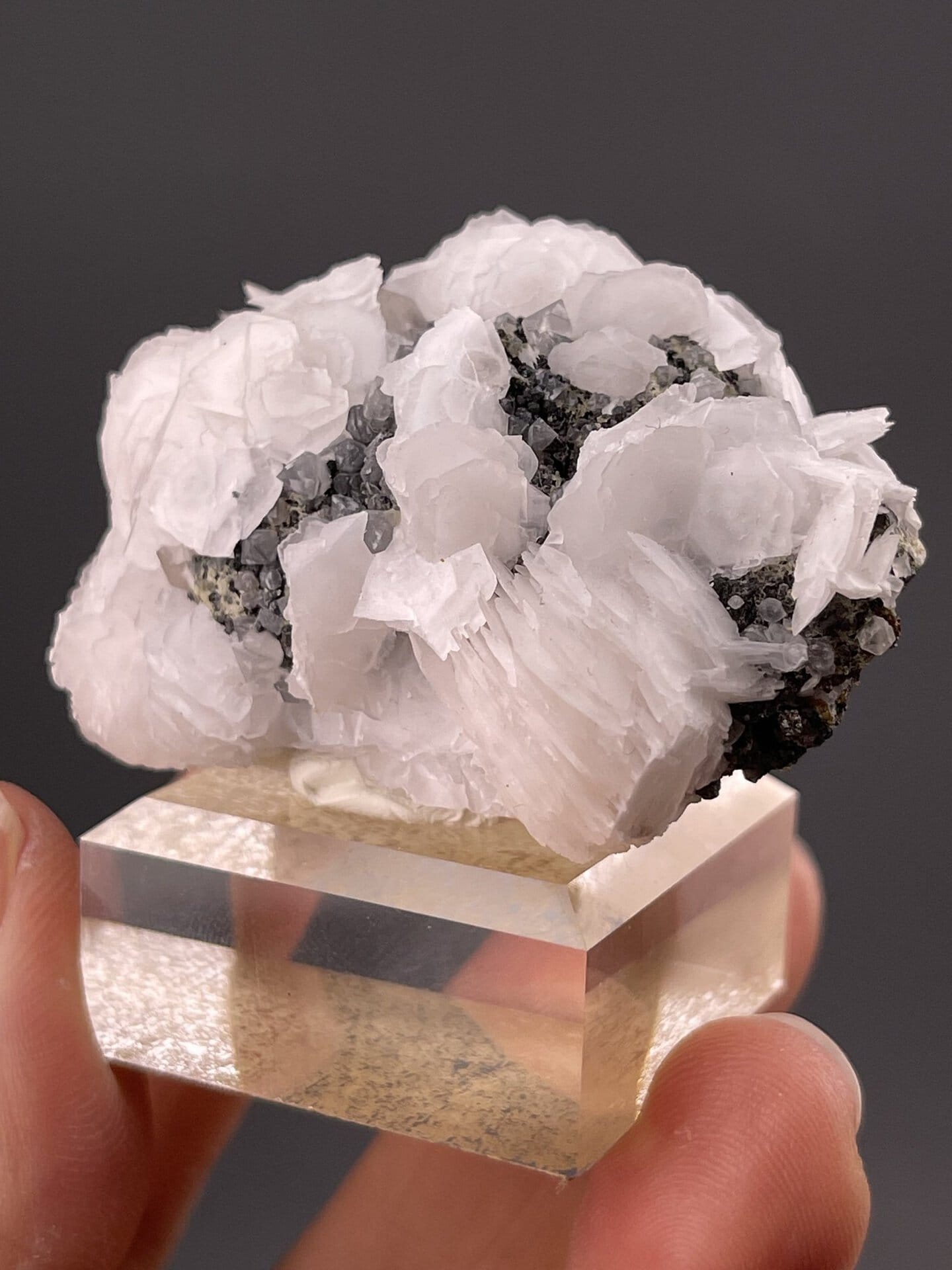 CaCO₃ trigonal calcite, Mohs 3, layered habit, Yaogangxian Mine