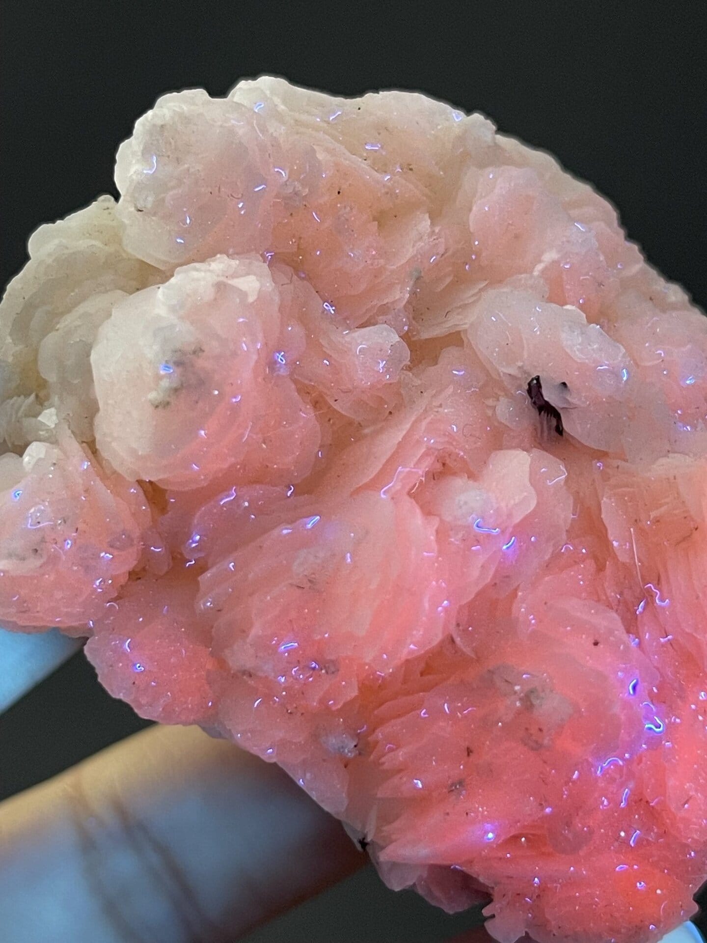 Angled view of Yaogangxian calcite highlighting layered structure
