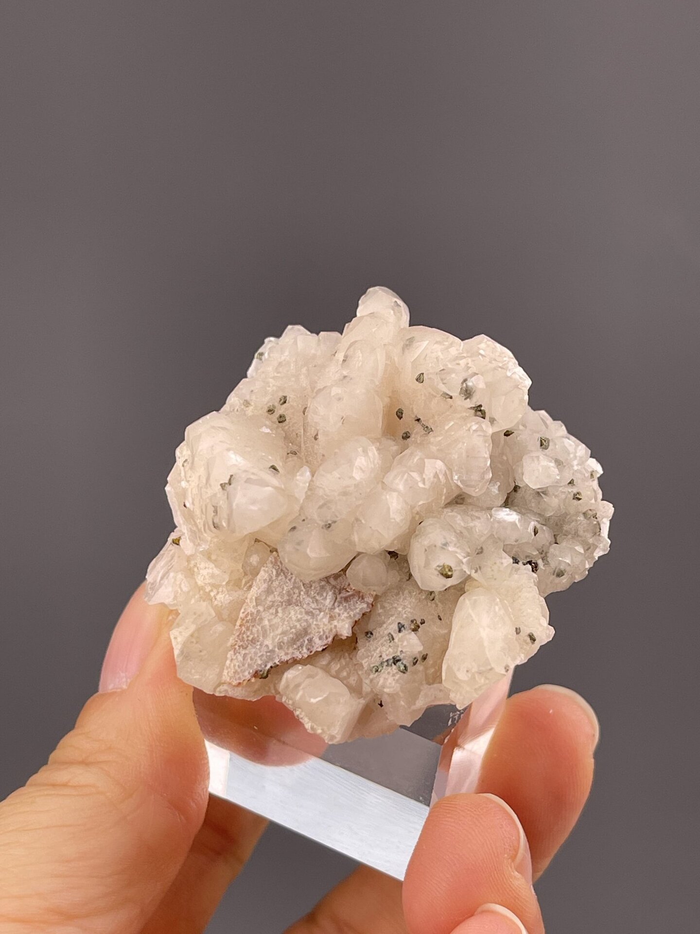 Side view of sheaf calcite showing fan-like radiating habit