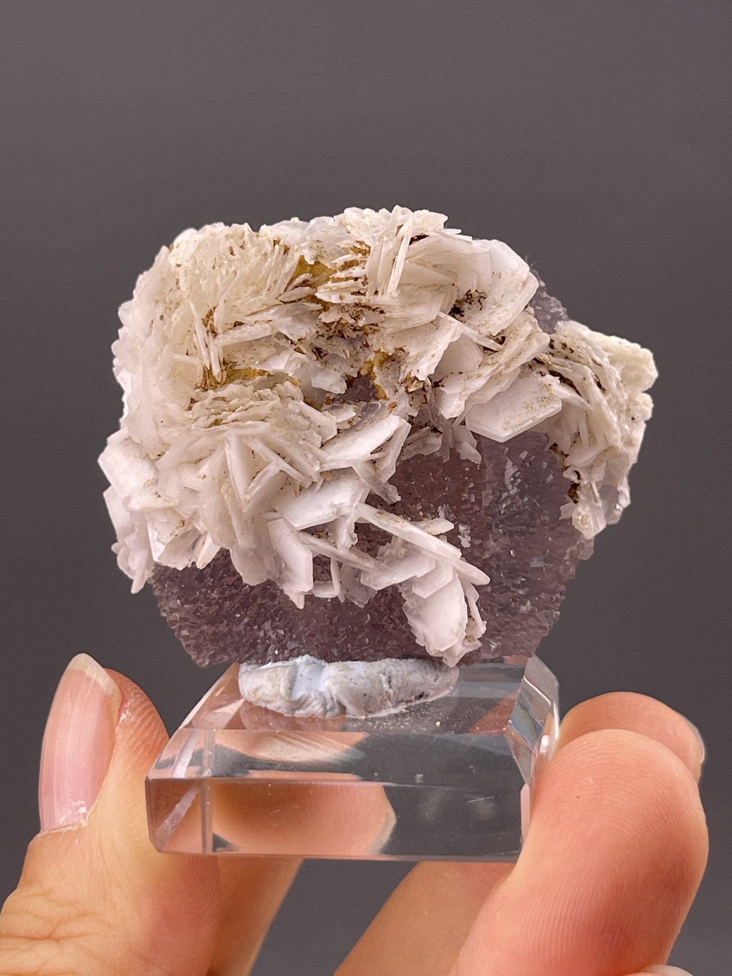 Front view of fluorite cluster, 19×15×9 mm, Yaogangxian Mine
