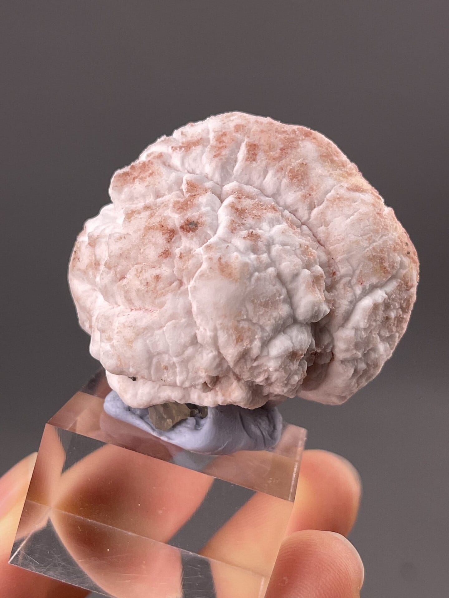 Gypsum Popcorn from Guizhou, China – close-up of crystal surface