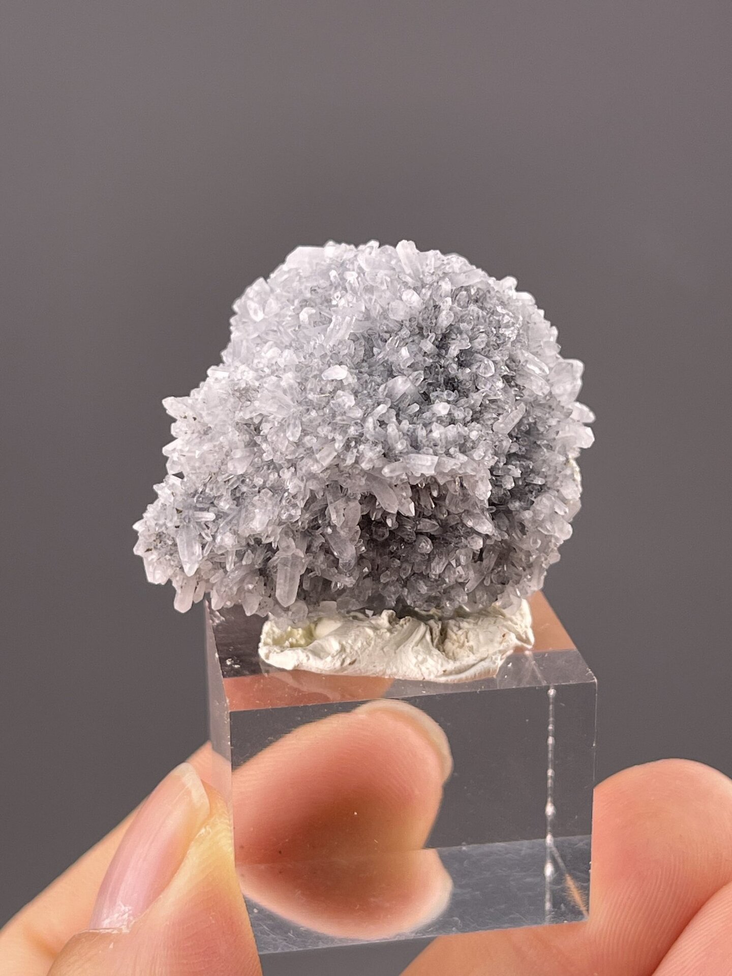 Front view of botryoidal quartz, 15×13×10 mm, Fujian China