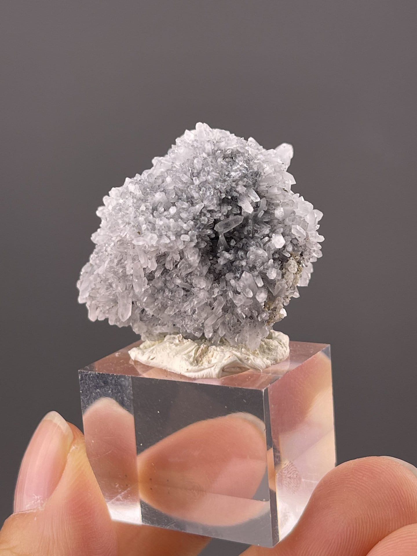 Side view of botryoidal quartz showing globular three-dimensional form