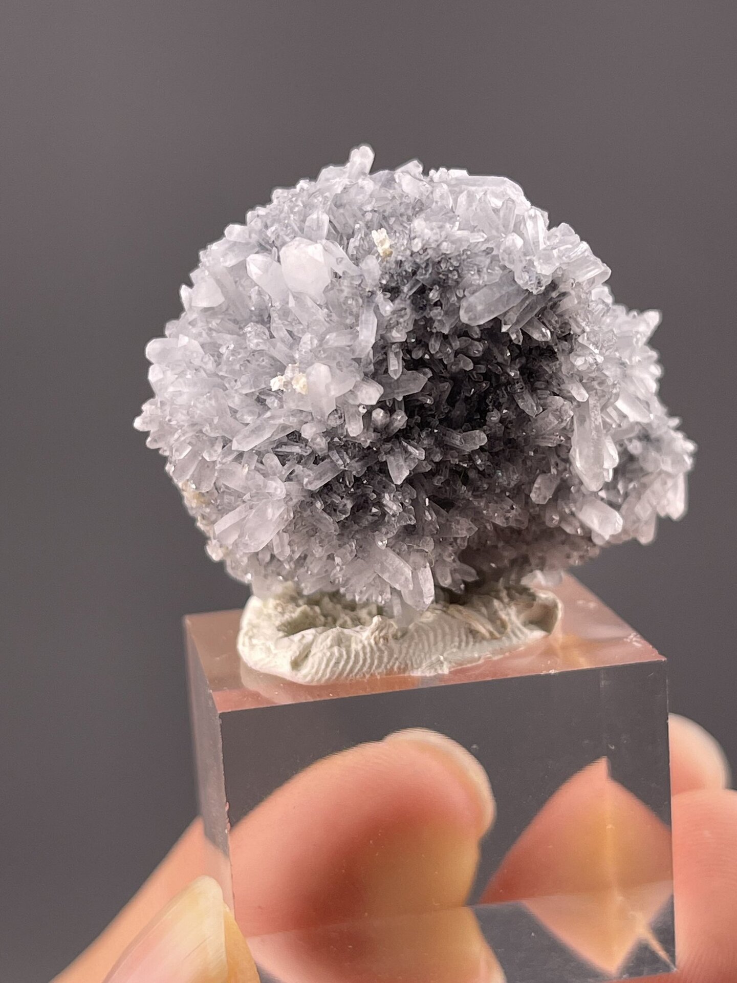 Top view of quartz specimen showing bubbly surface pattern