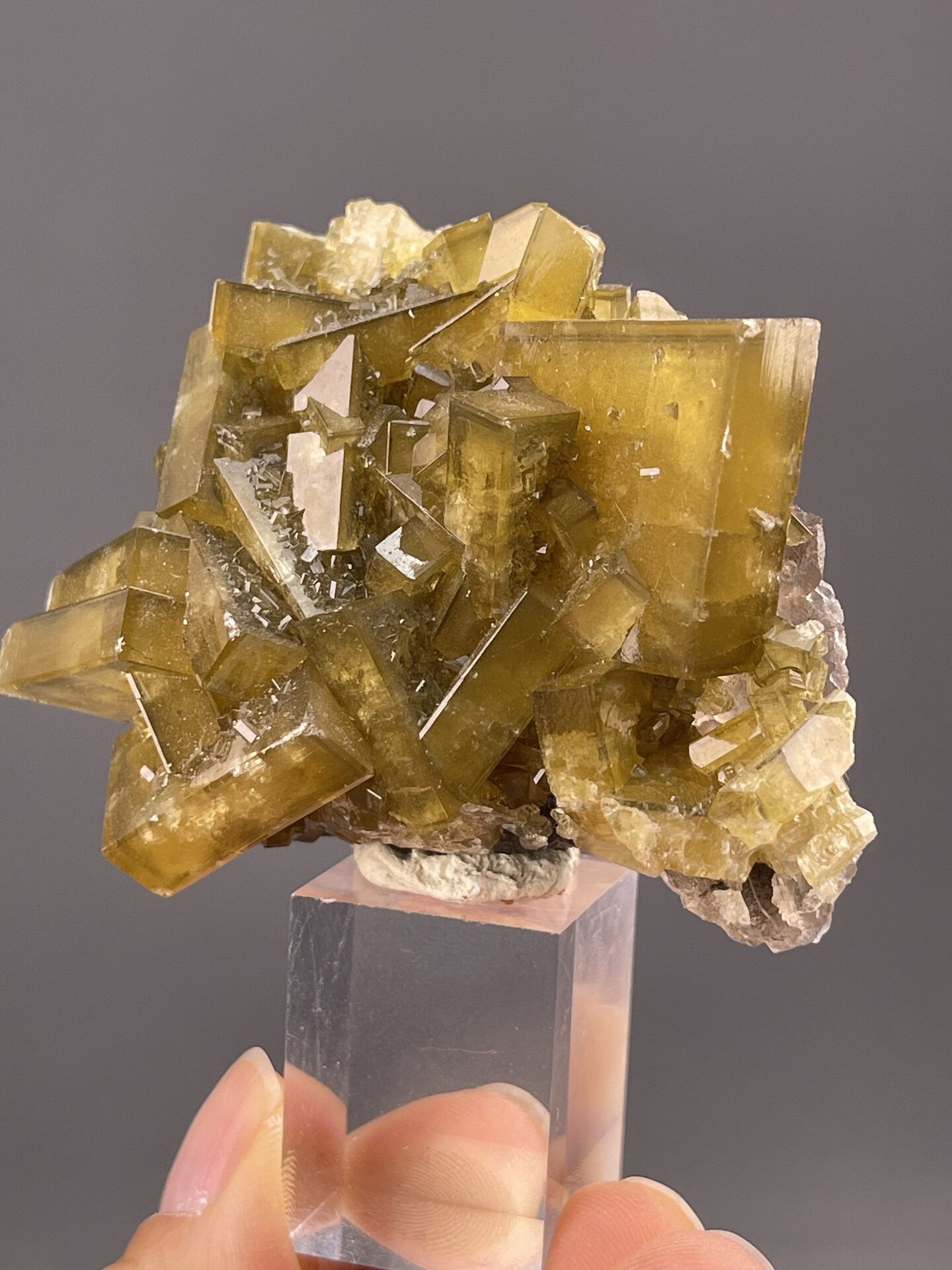 Top view of barite cluster showing tabular prismatic arrangement