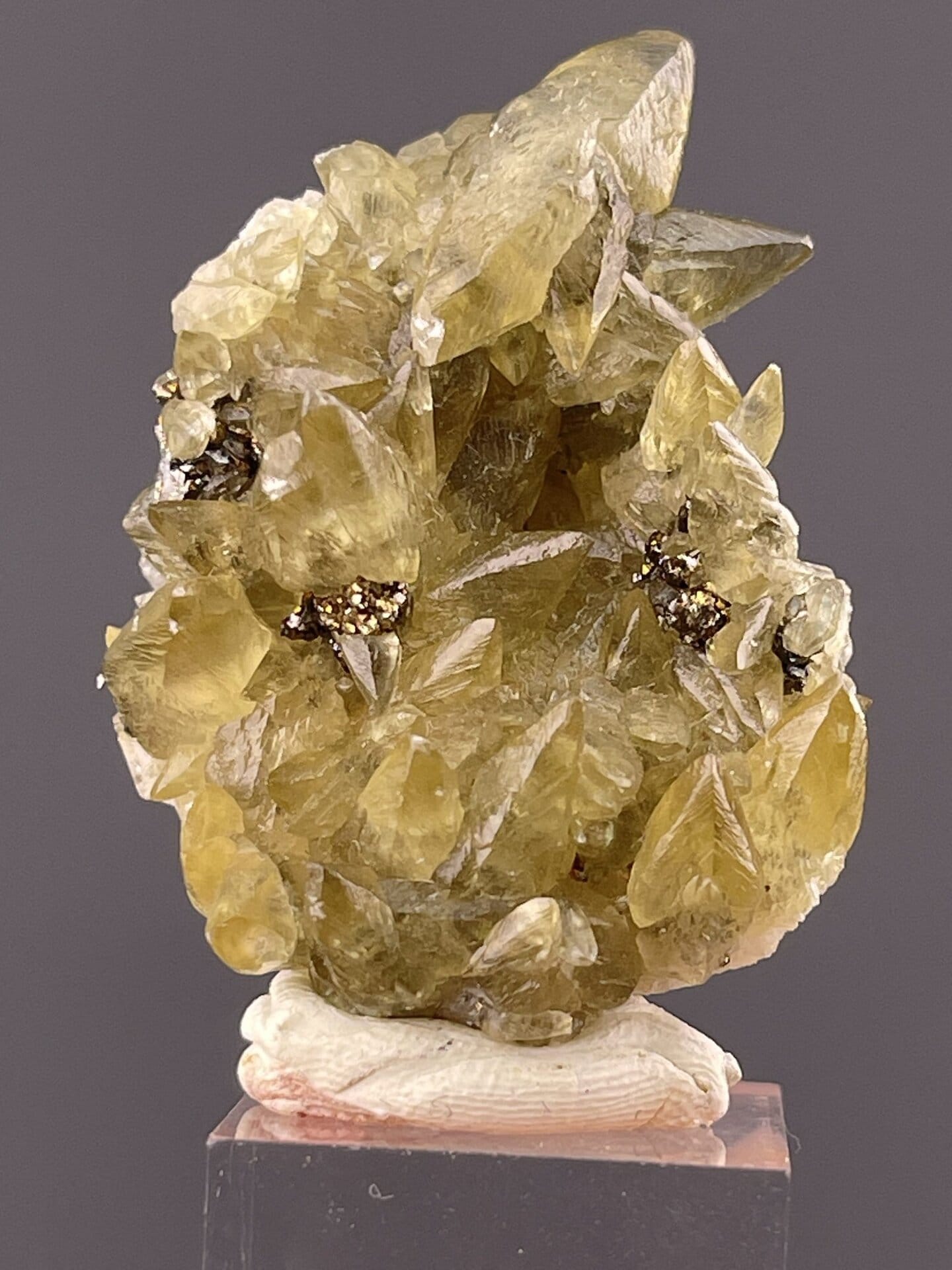 Sharp dogtooth calcite crystals with golden yellow hue, 0.9 g
