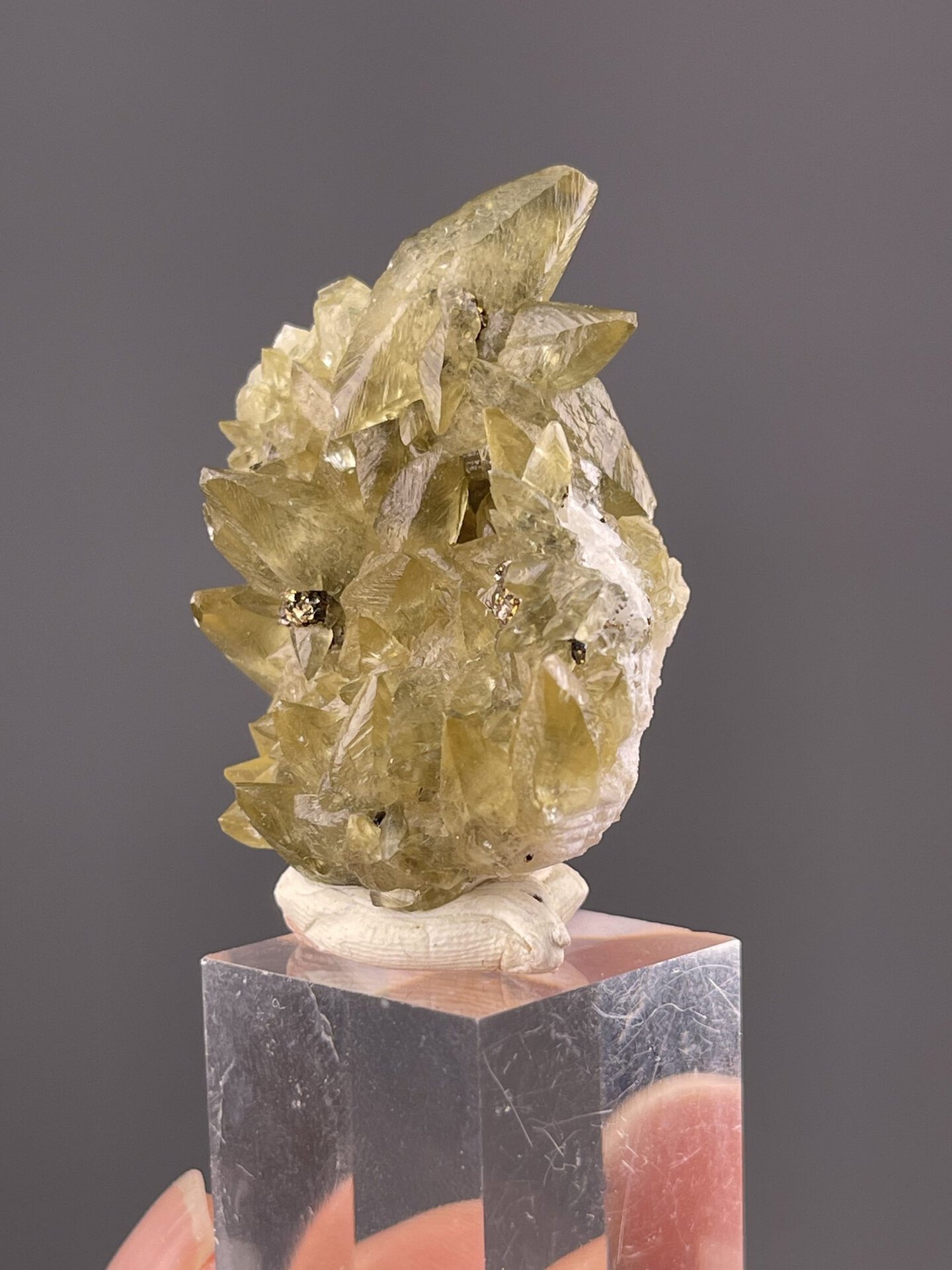 CaCO₃ trigonal calcite, Mohs 3, dogtooth habit, Daye Mine Hubei