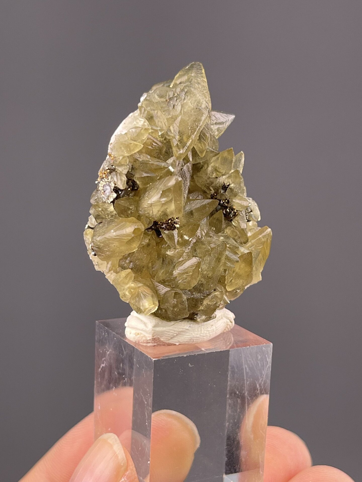 Top view of calcite cluster showing dogtooth crystal pattern