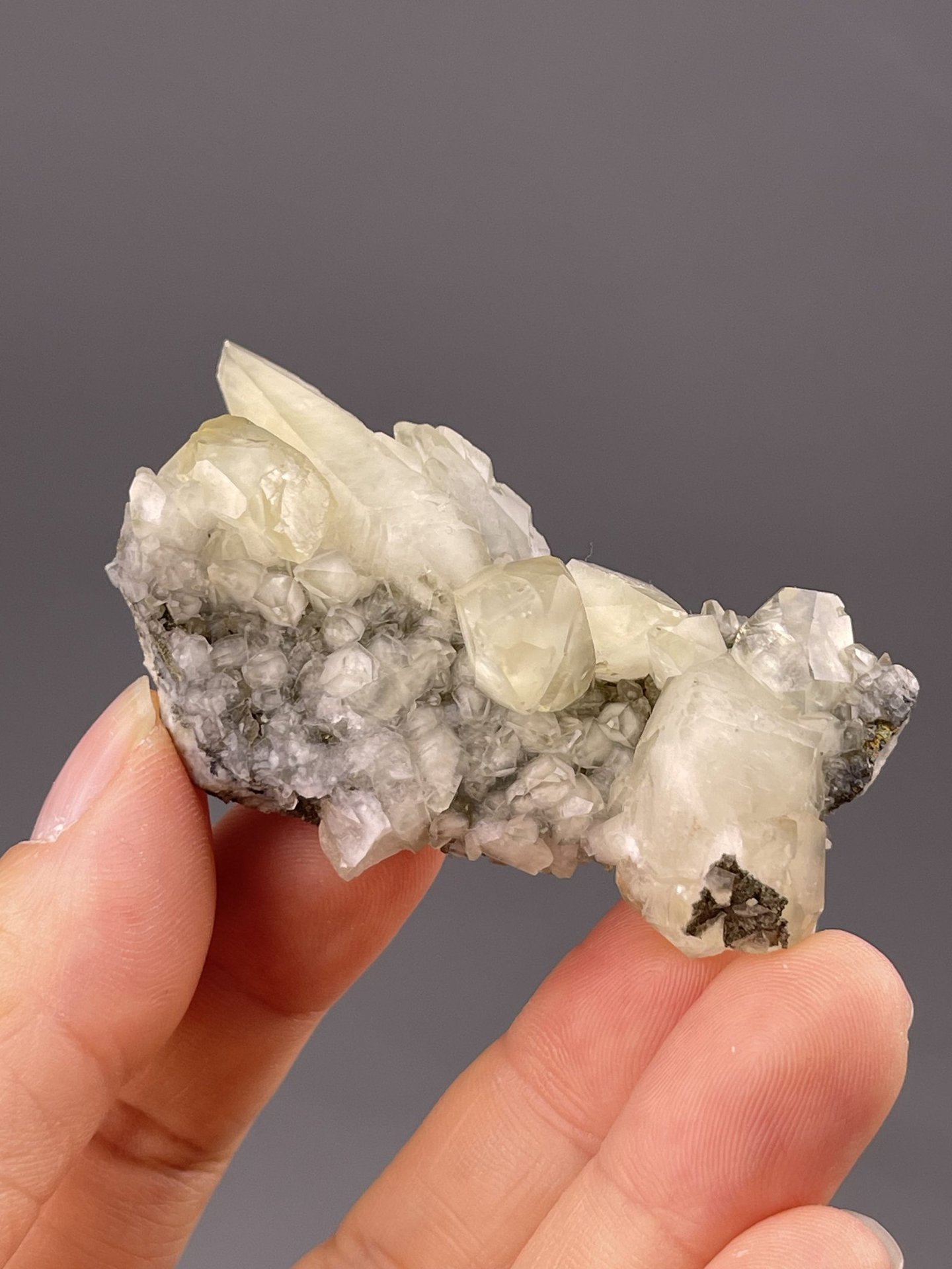 Yellow calcite showing delicate feather crystal structure, 1.4 g