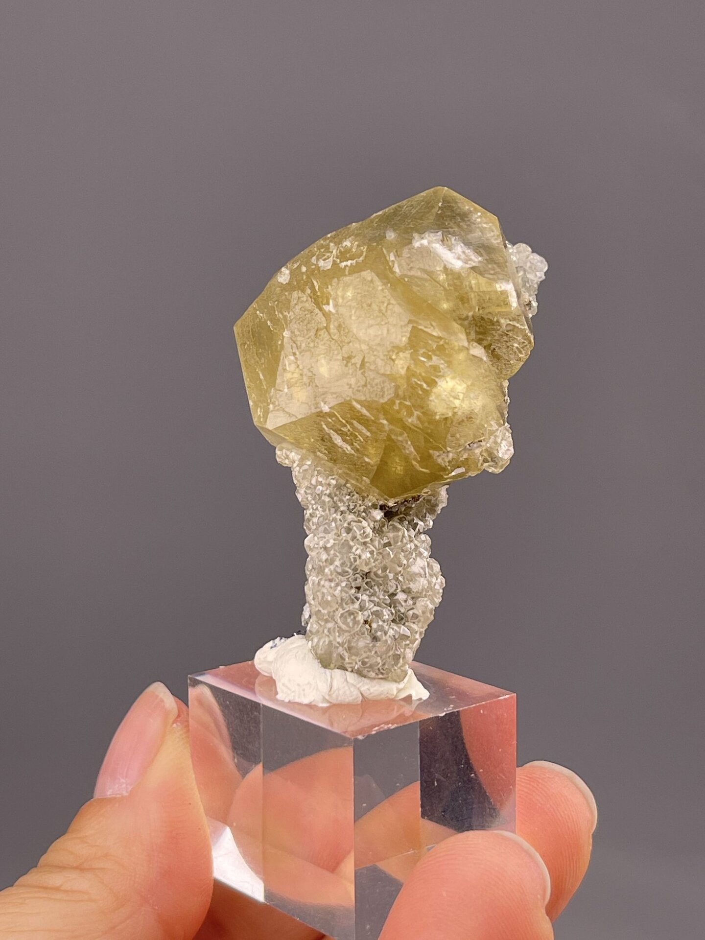 CaCO₃ trigonal calcite, Mohs 3, scepter form, Daye Mine Hubei