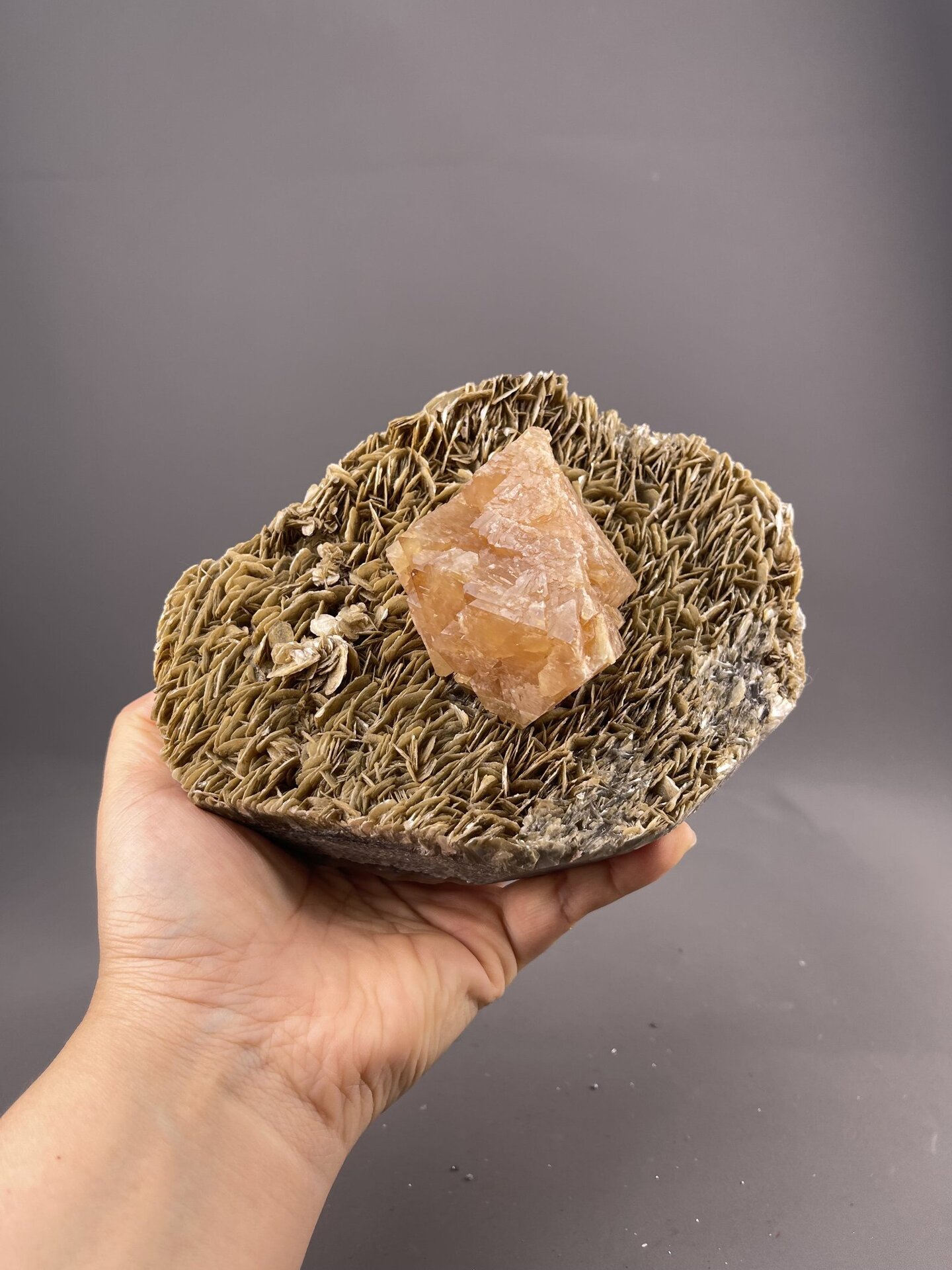 Scheelite Crystal from Xuebaoding Mountain, Sichuan – side profile