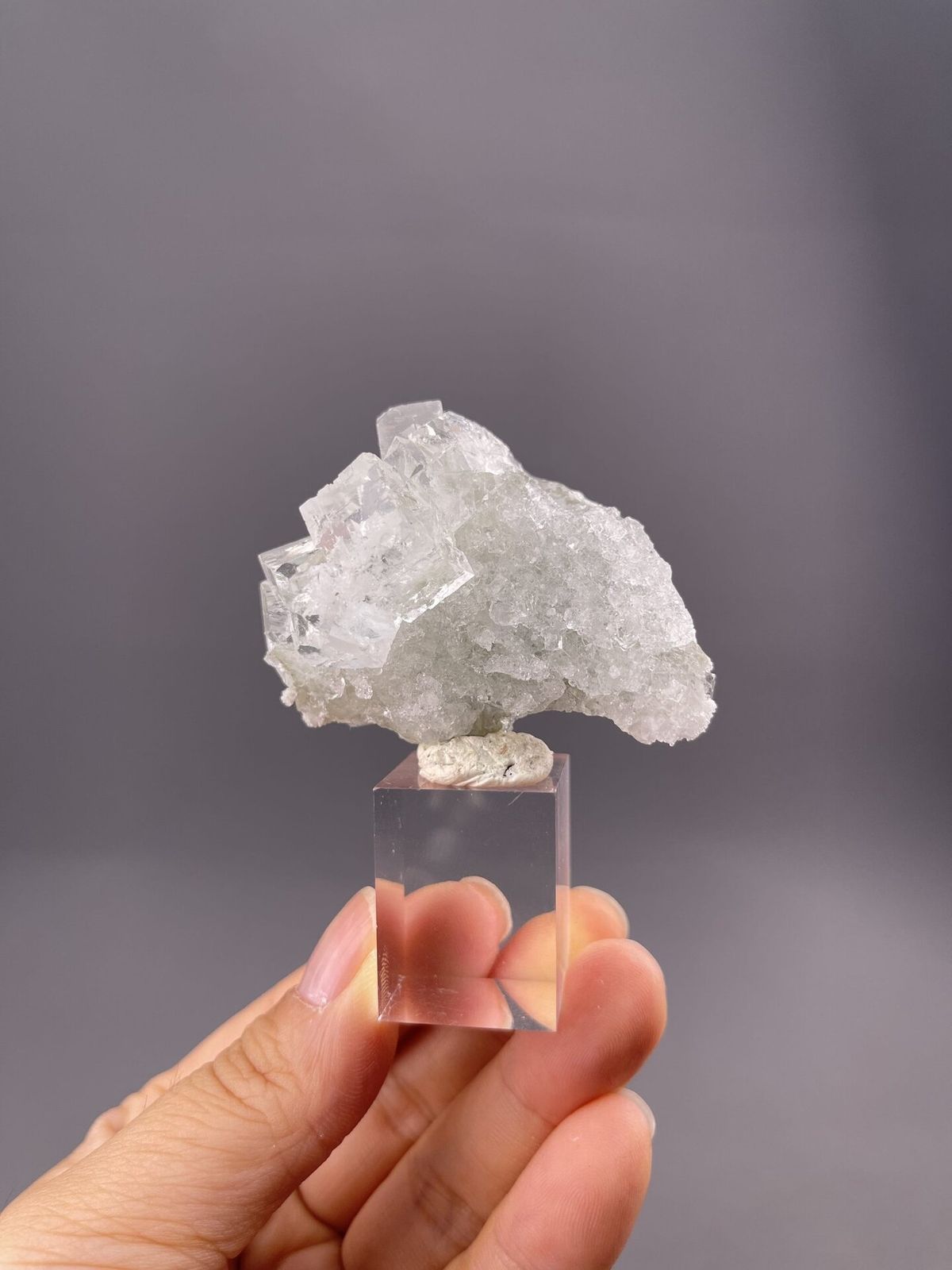 Green fluorite cubic crystal from Xianghualing Mine, Chenzhou, Hunan