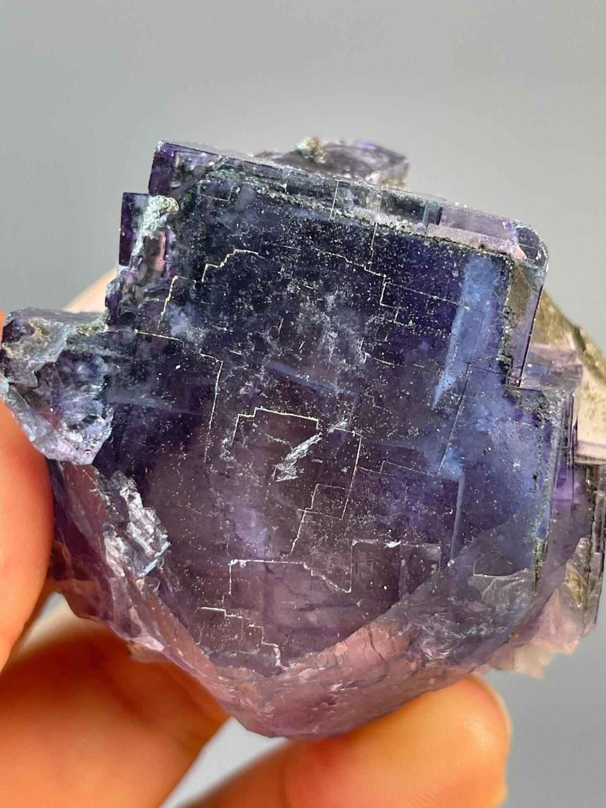Front view of house-shaped twin fluorite from Yaogangxian