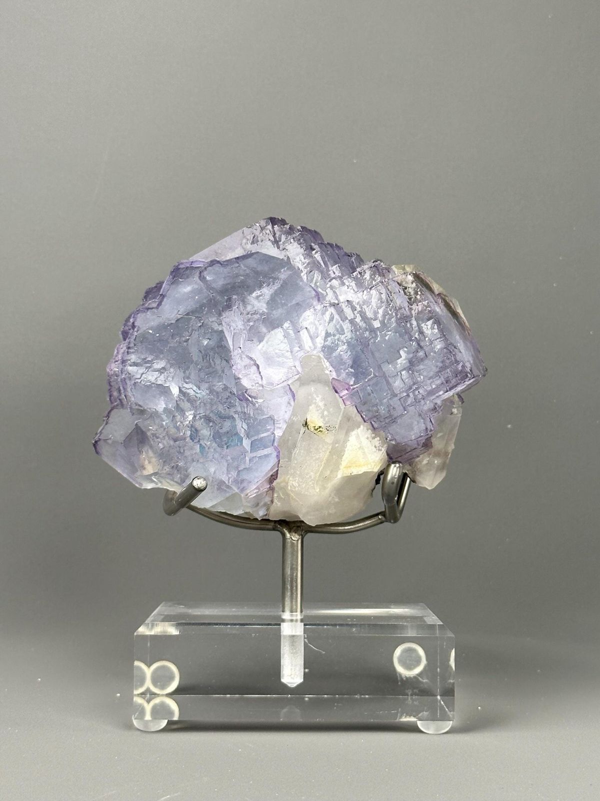 Museum-quality fluorite twin crystal from Yaogangxian Hunan
