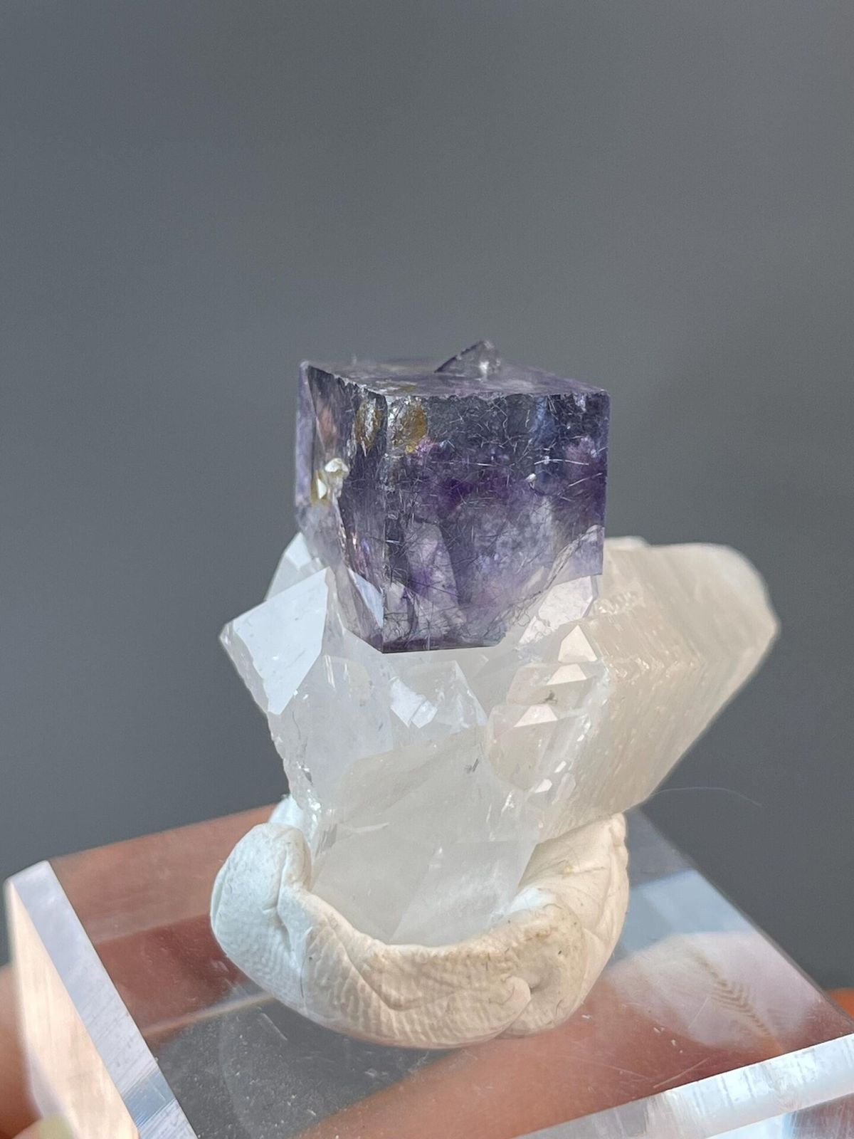 Purple phantom fluorite twin crystal from Yaogangxian, Hunan
