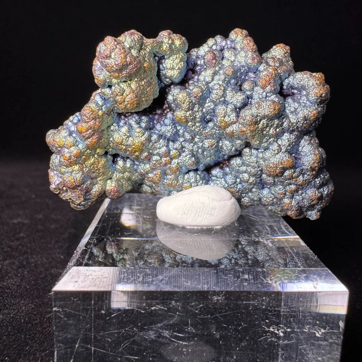 Iridescent Limonite 5.5 cm — complete view