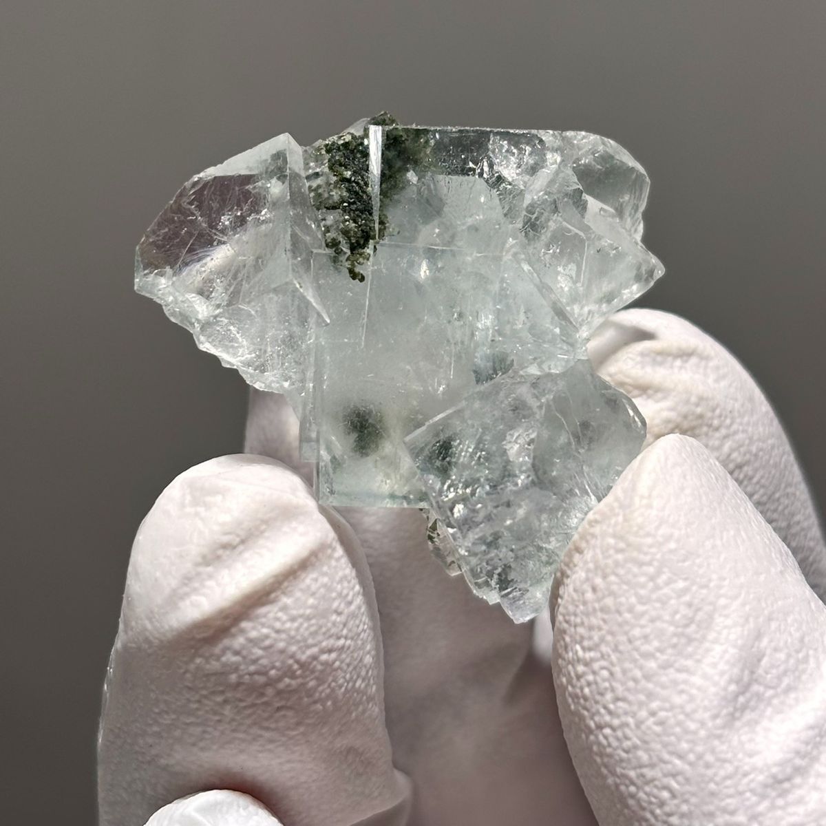 Fluorite with Chlorite Yaogangxian 3.0 cm — complete view