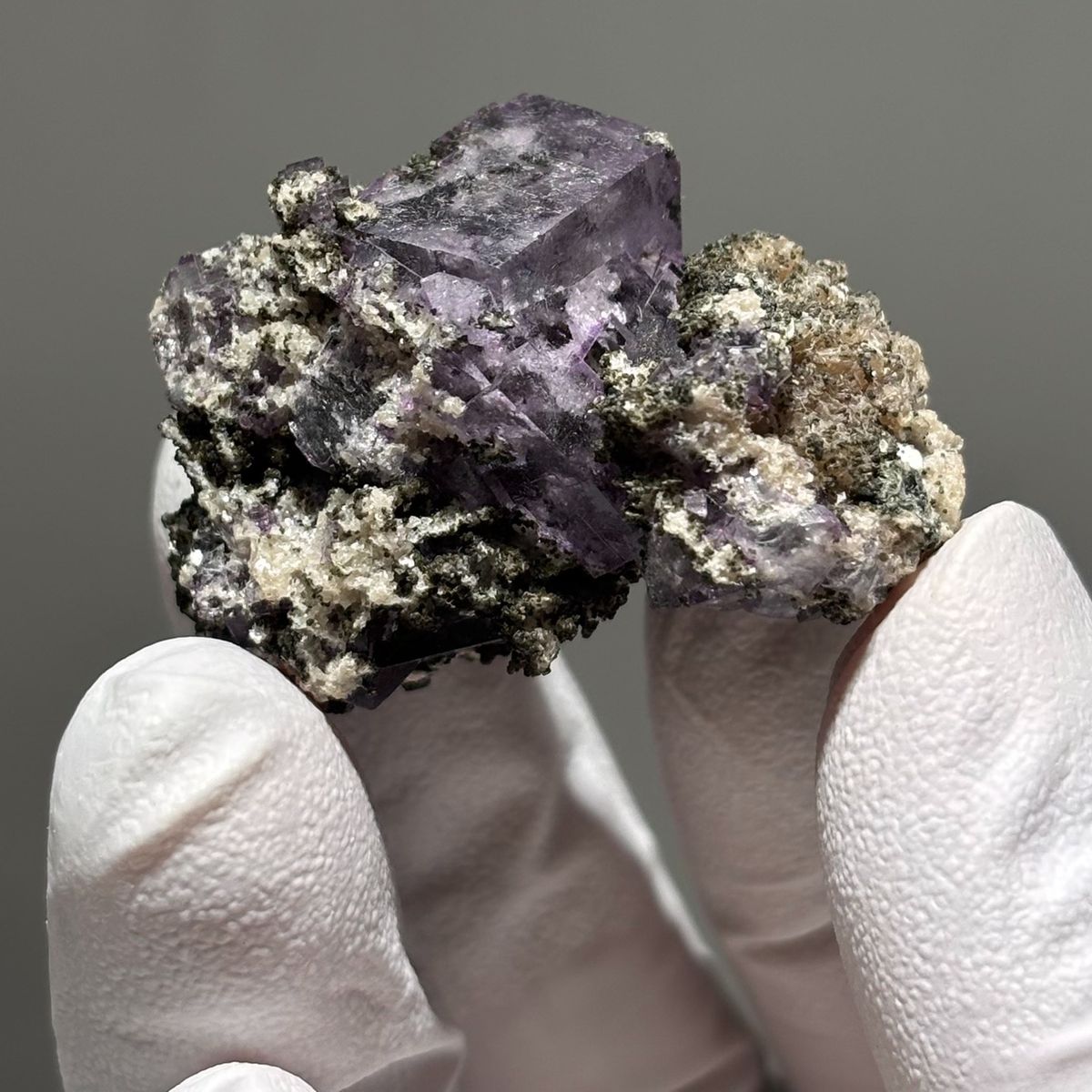 Fluorite with Calcite and Chlorite Yaogangxian 3.9 cm — complete view