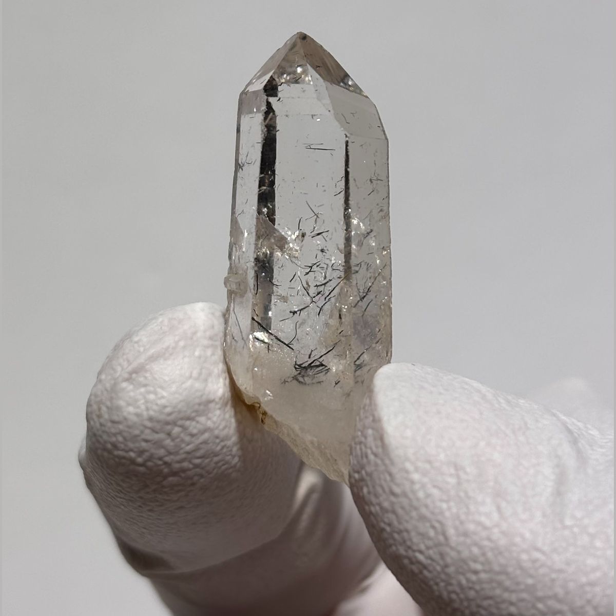 Small Quartz Crystal Xuebaoding 3.3 cm — complete view