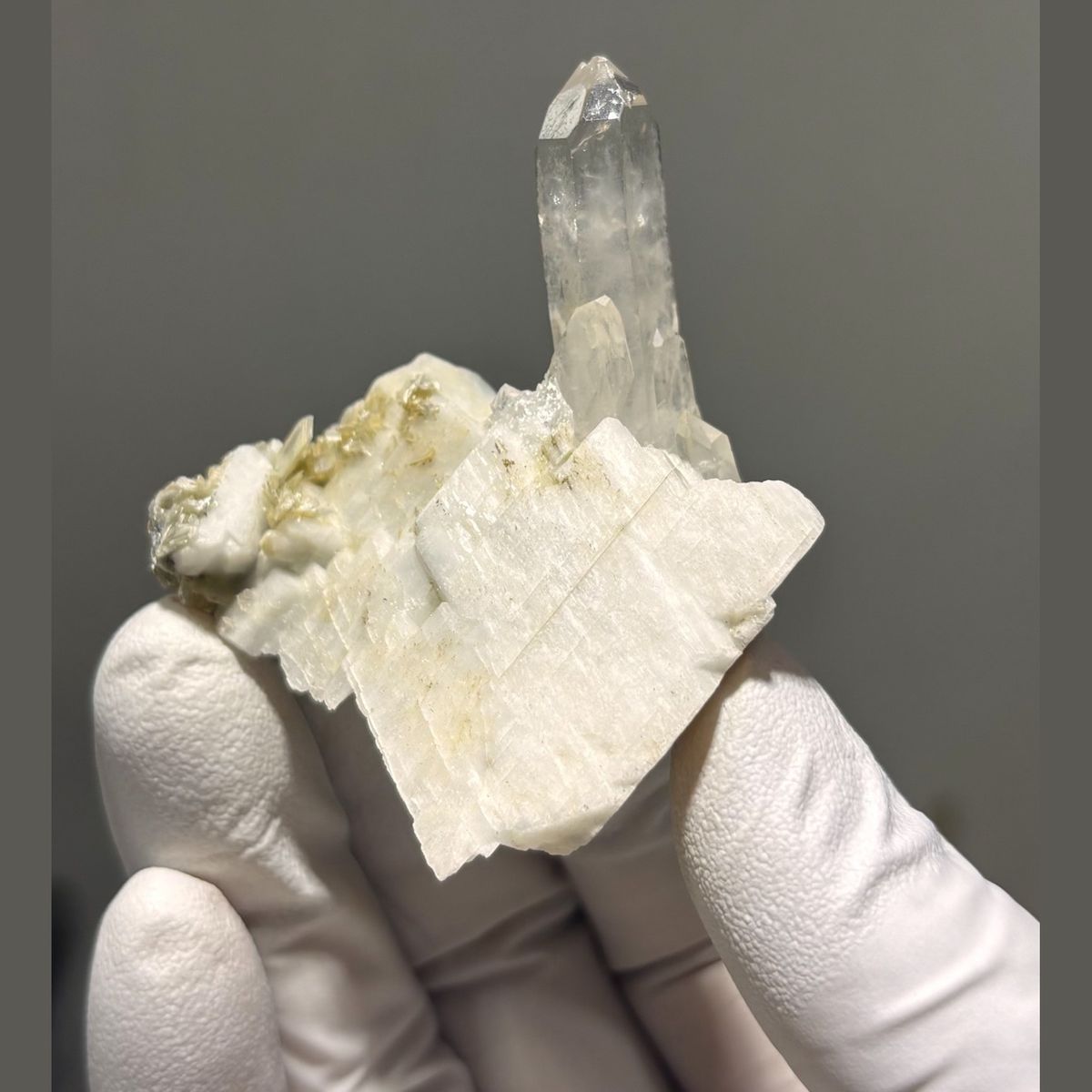 Quartz with Feldspar Xuebaoding 5.0 cm — complete view