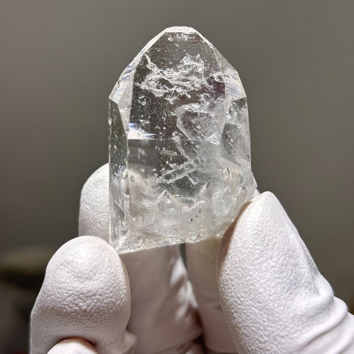 Quartz Crystal Xuebaoding 3.7 cm — complete view