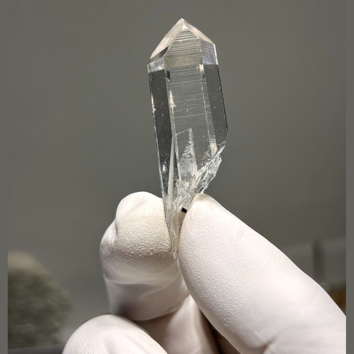 Complete-tip Jinkouhe quartz F — complete view
