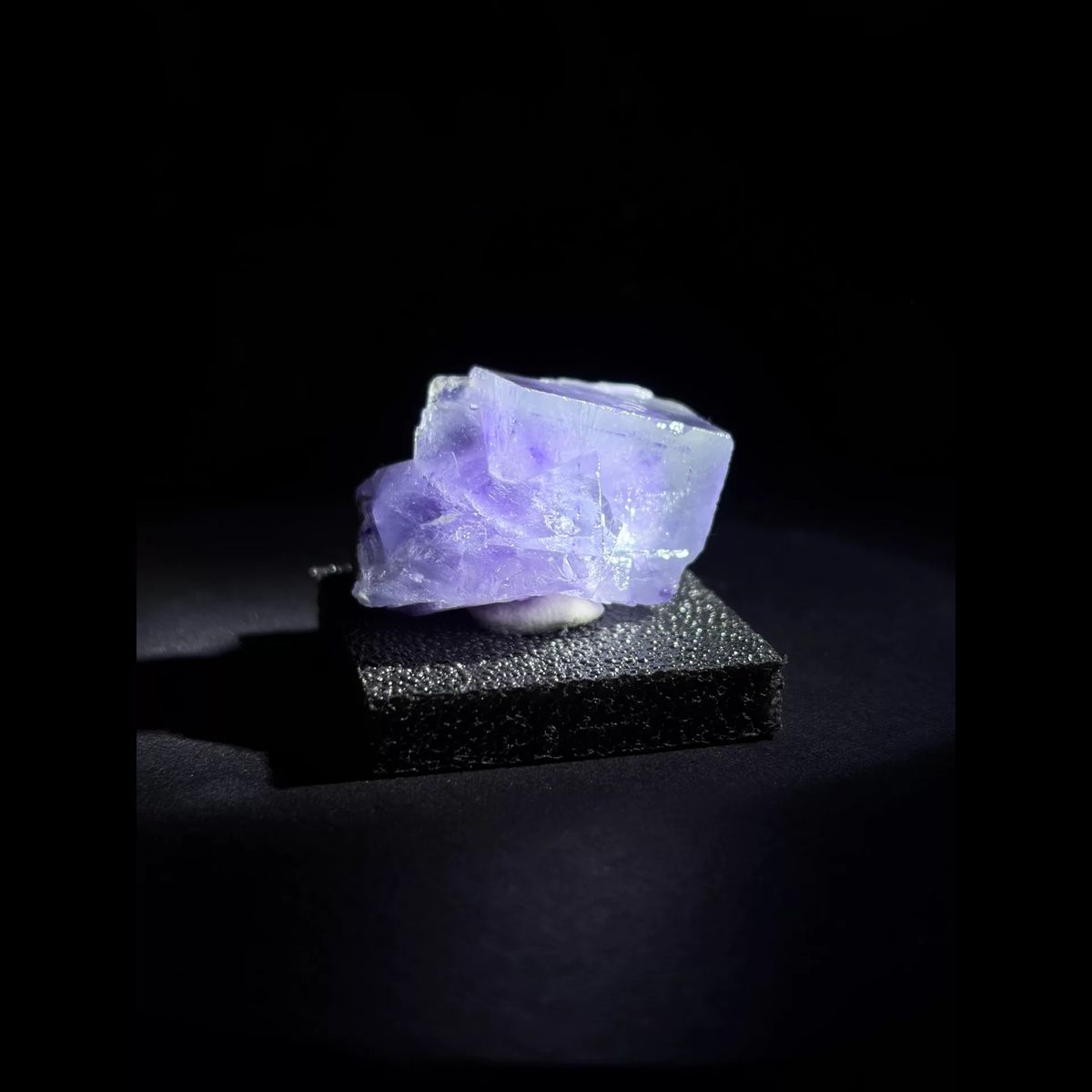 Lavender fluorite with porcelain core from Yaogangxian — complete view