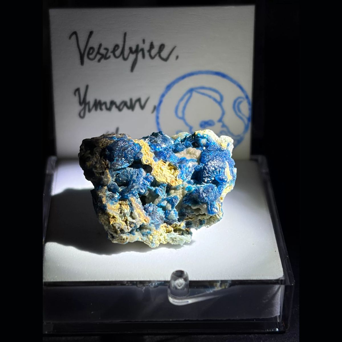 Royal-blue veszelyite from Yunnan — complete view