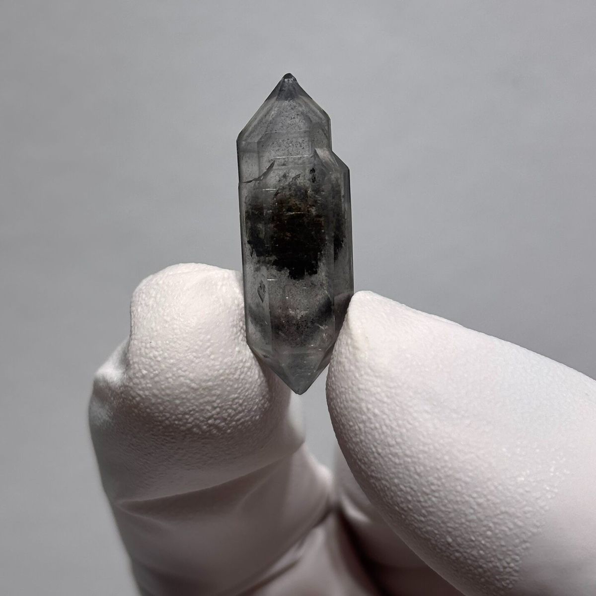 DT Yunnan quartz Y — complete view