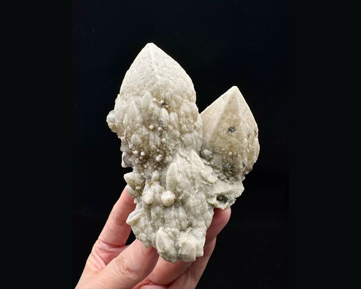Whole front of two pointed candle quartz crystals with small fluorite crystals, Inner Mongolia