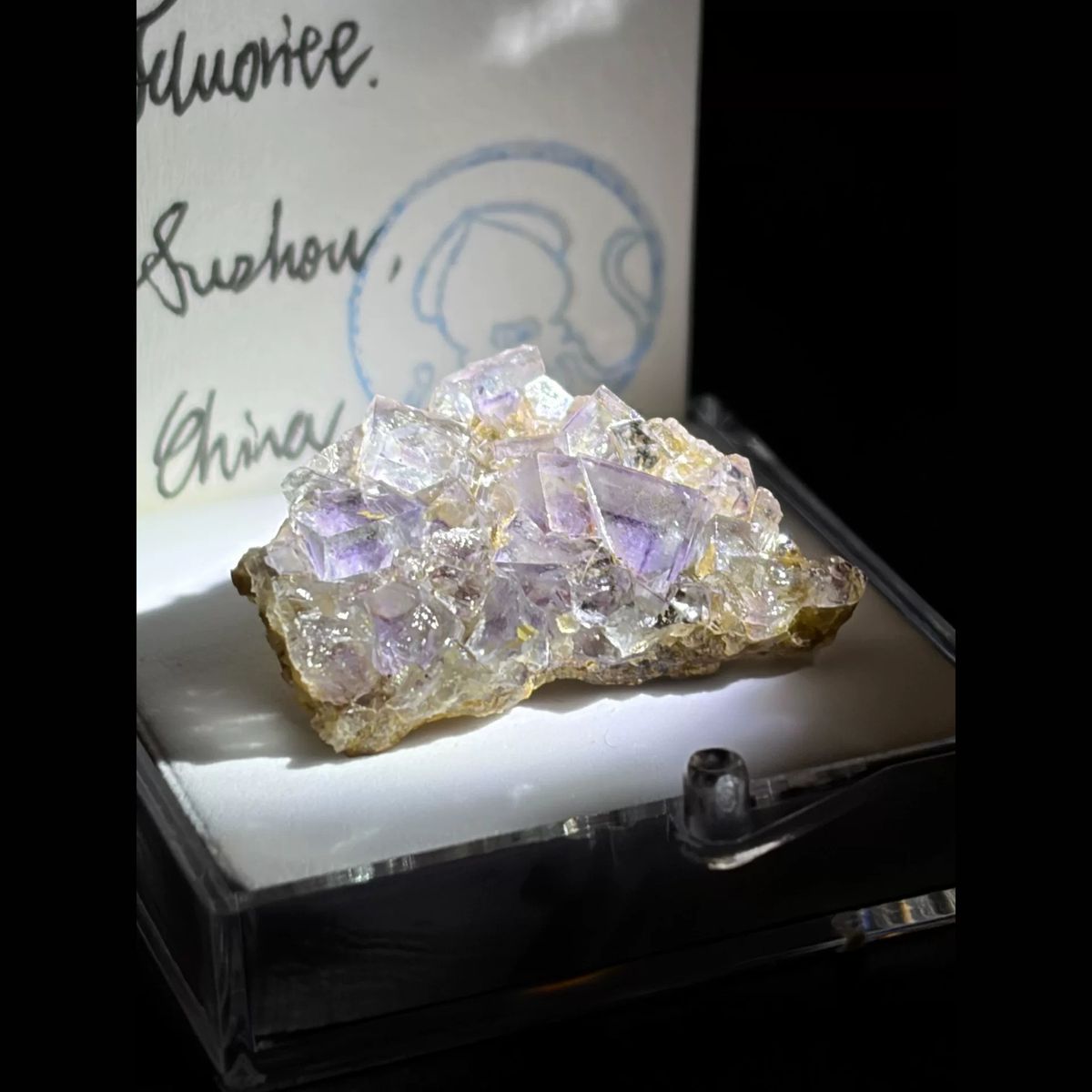 Violet-edge Suzhou fluorite — complete view