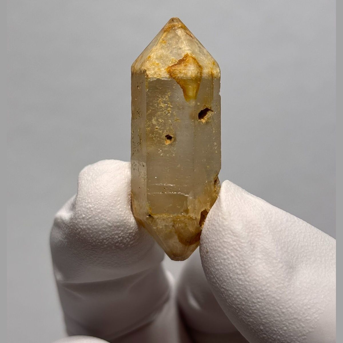 DT Yunnan quartz AN — complete view