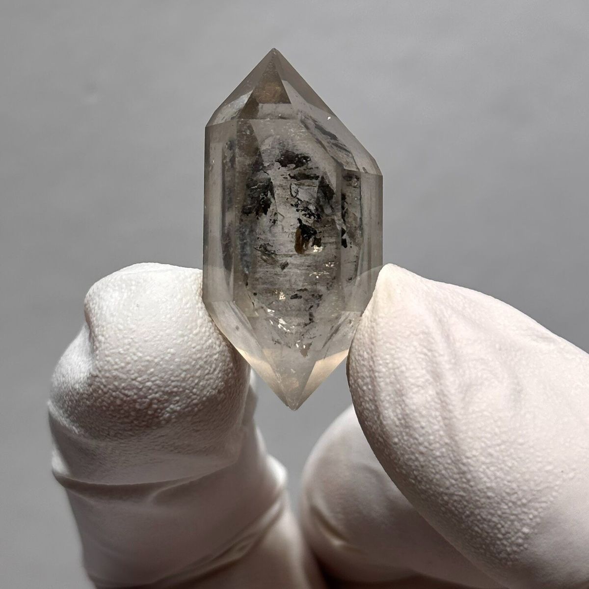 Dt quartz Yunnan 3.2 cm — complete view