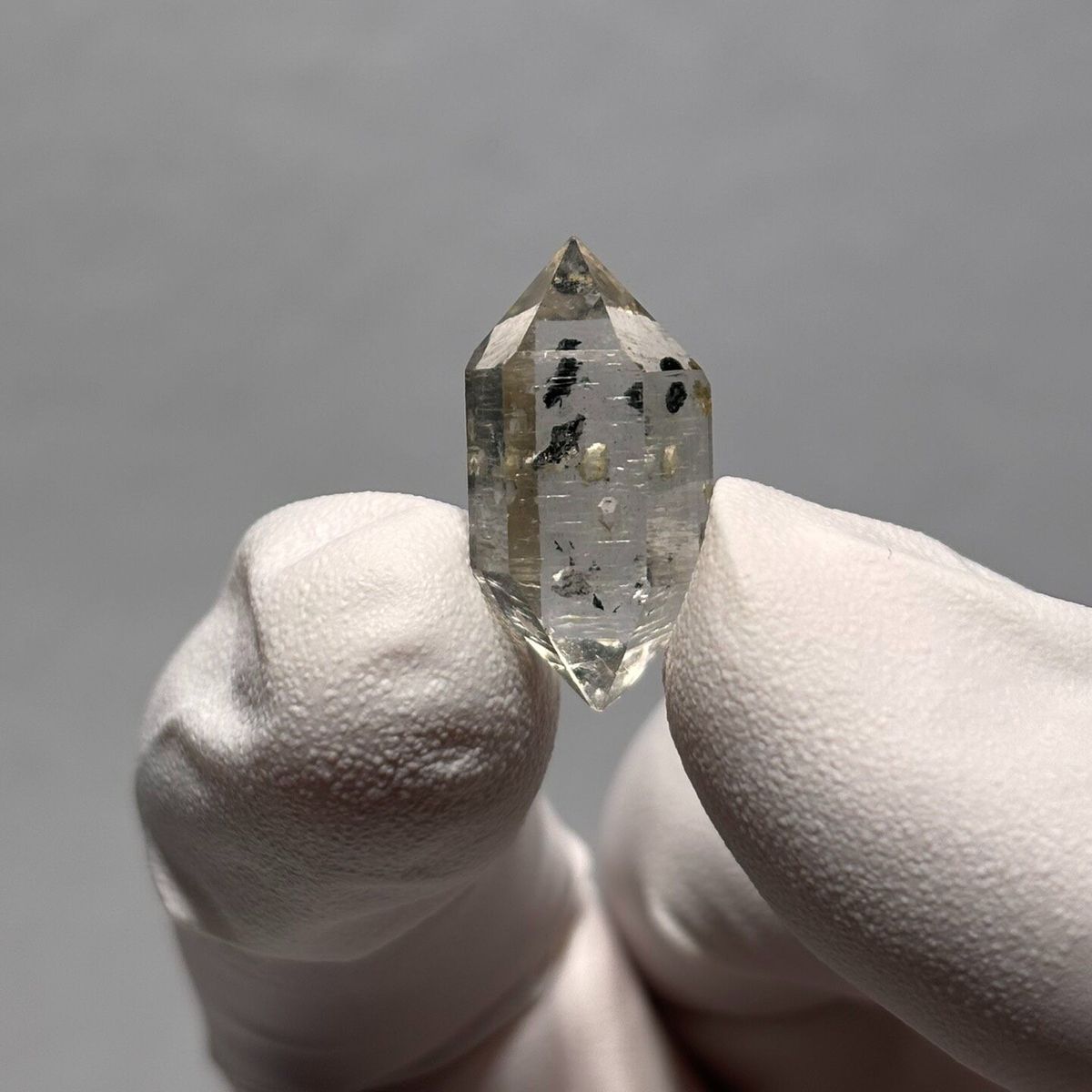 Dt quartz Yunnan 2.1 cm — complete view