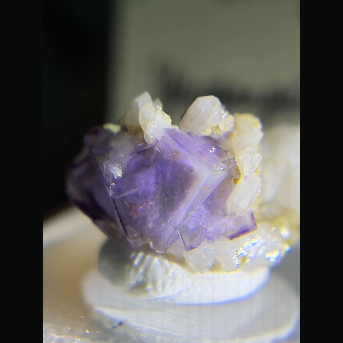 Porcelain fluorite with purple frame from Yaogangxian — complete view