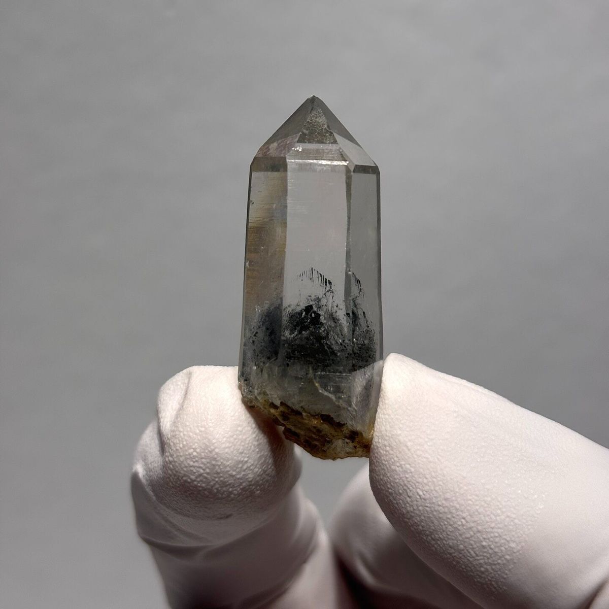 Jinkouhe quartz point 4.0 cm — complete view
