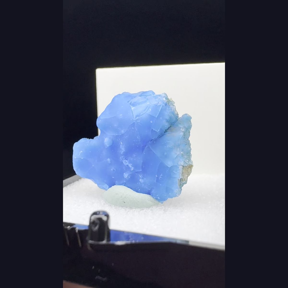Vivid blue allophane thumbnail from Qinglong — complete view