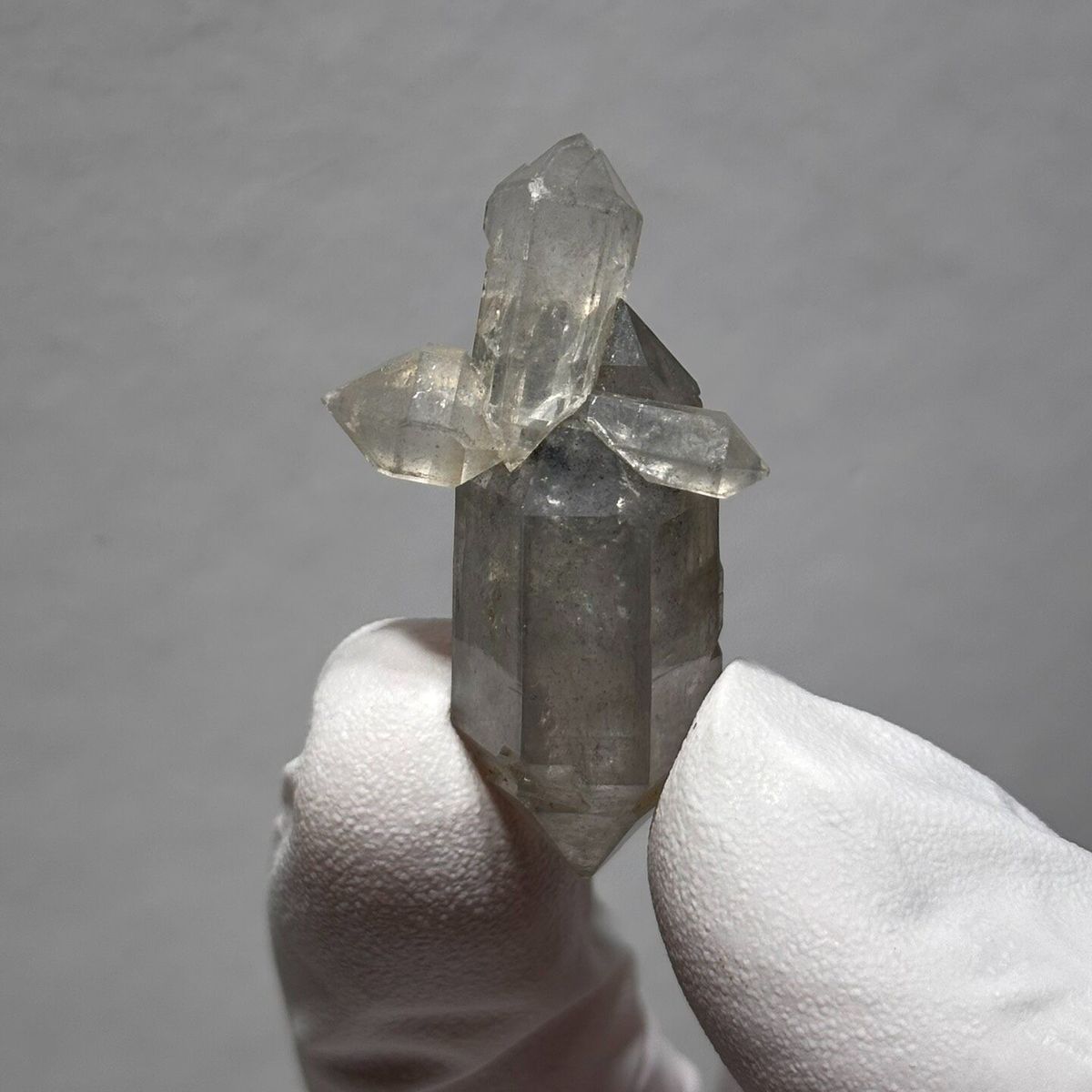 Etched Sketch Quartz Yunnan 3.8 cm — complete view