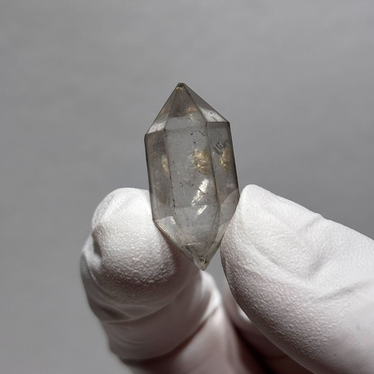 Etched Sketch Quartz with Vug Yunnan 2.8 cm — complete view