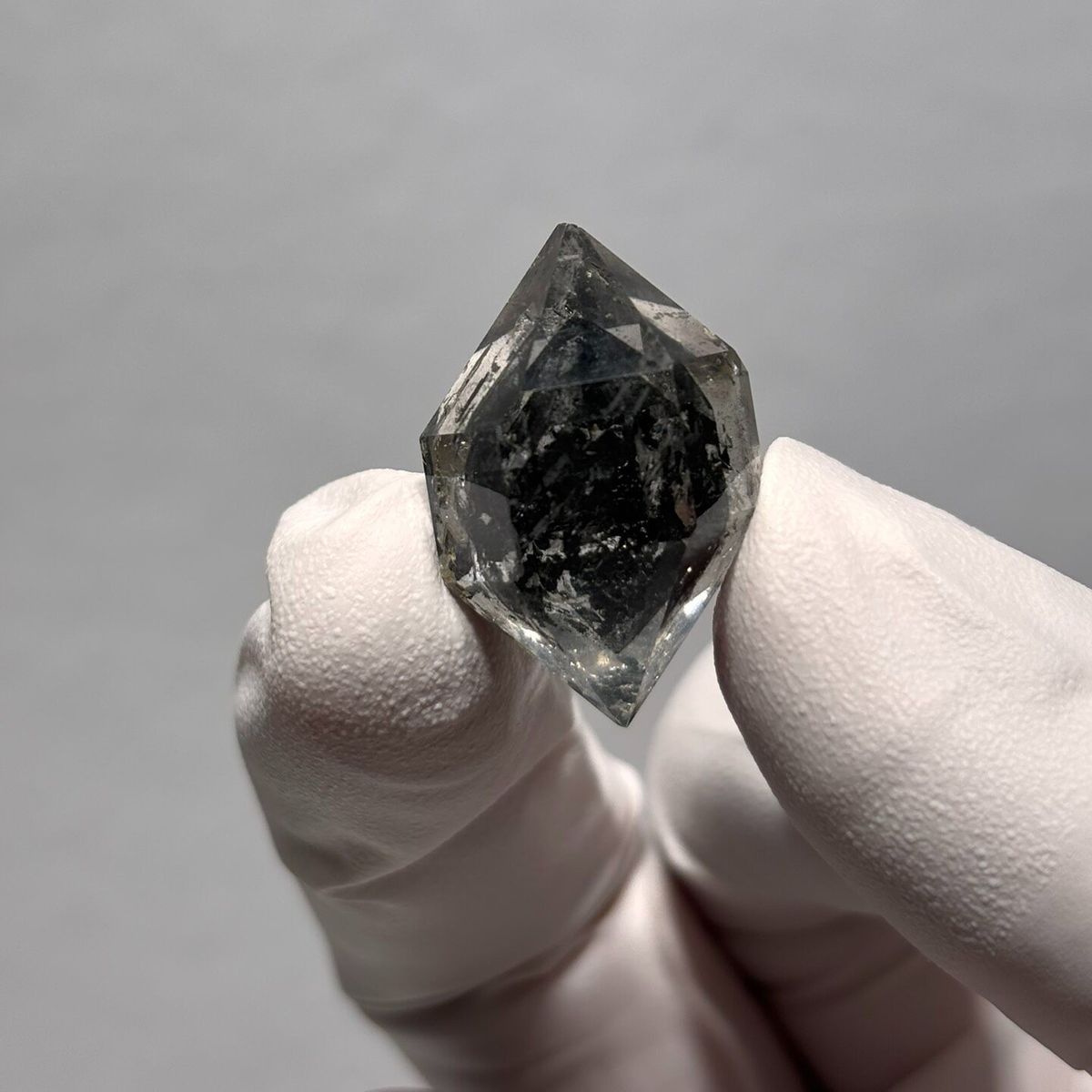 Phantom etched dt Yunnan 2.6 cm — complete view