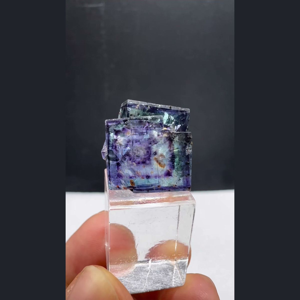 Bicolor Phantom Fluorite Yaogangxian 1.5 cm — complete view